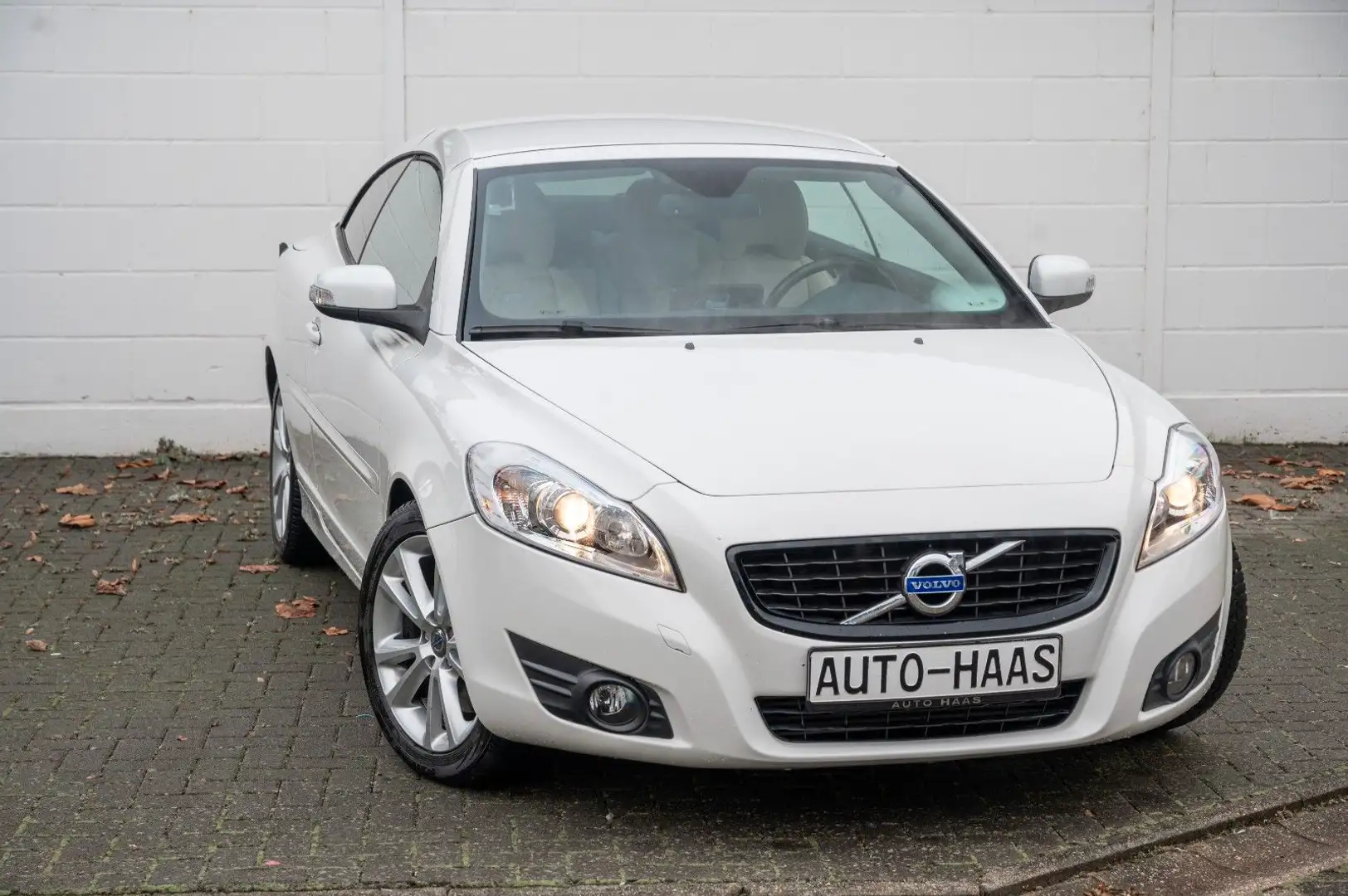 Volvo C70 T5 Geartronic Momentum Blanc - 2