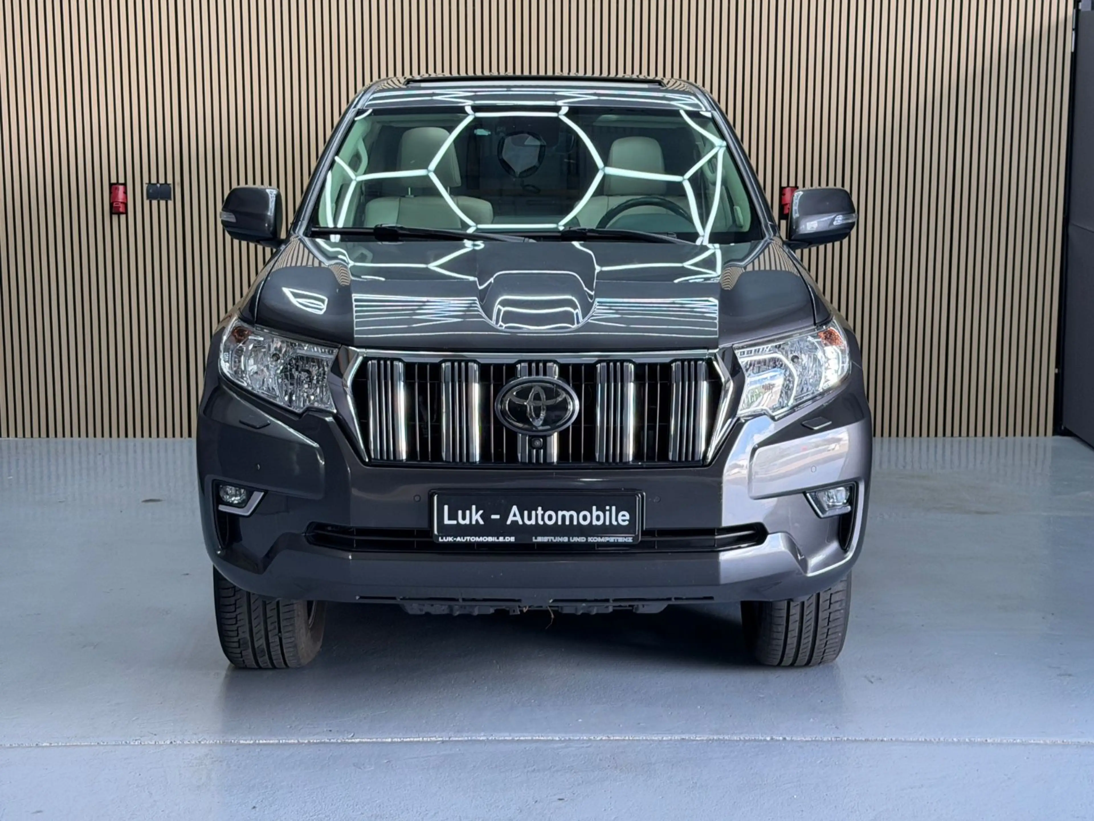 Toyota Land Cruiser 2.8 D-4D Executive Automatik°AHK° — photo 5