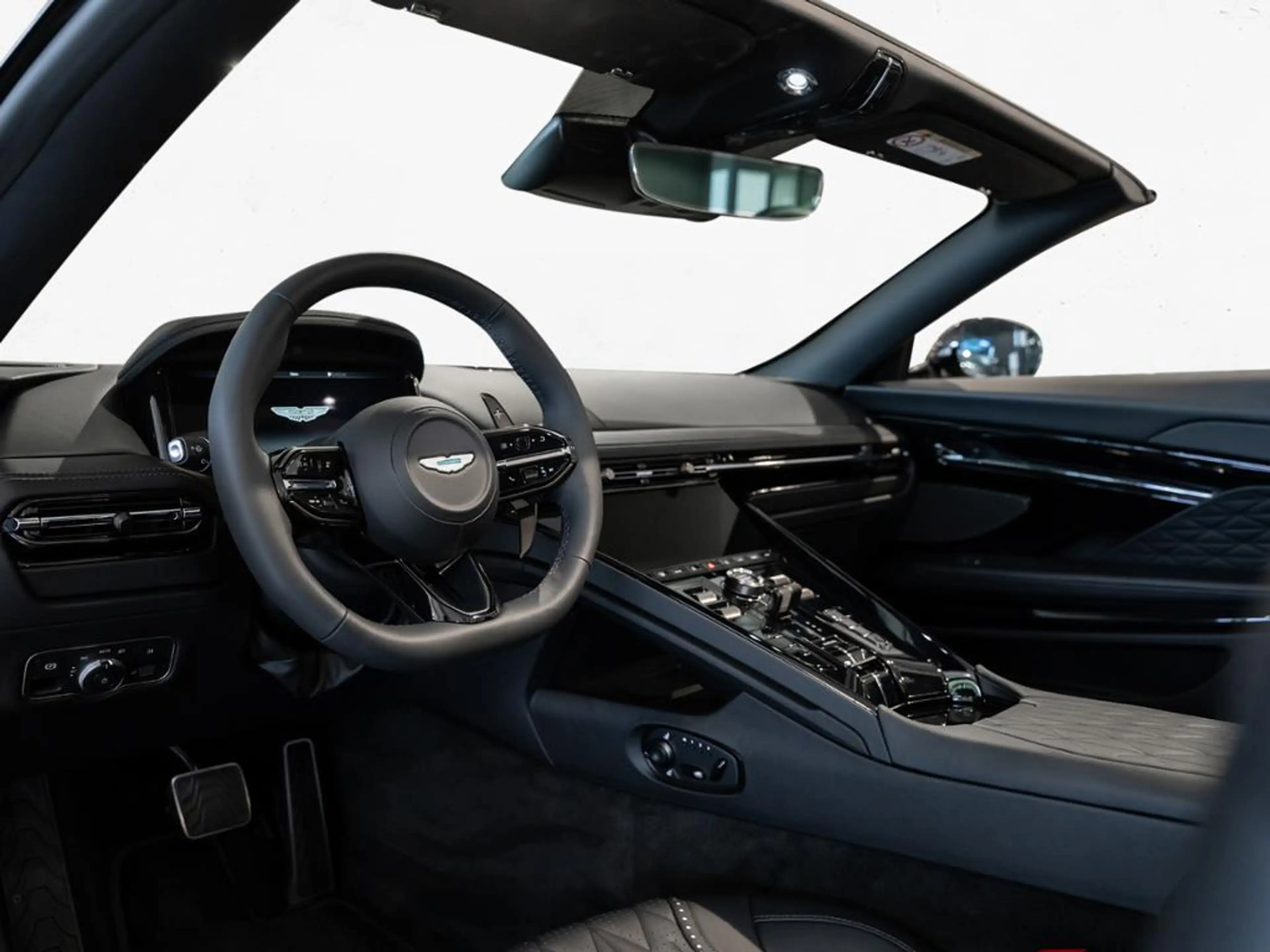 Aston Martin DB12 Volante Aston Martin Hamburg — photo 4