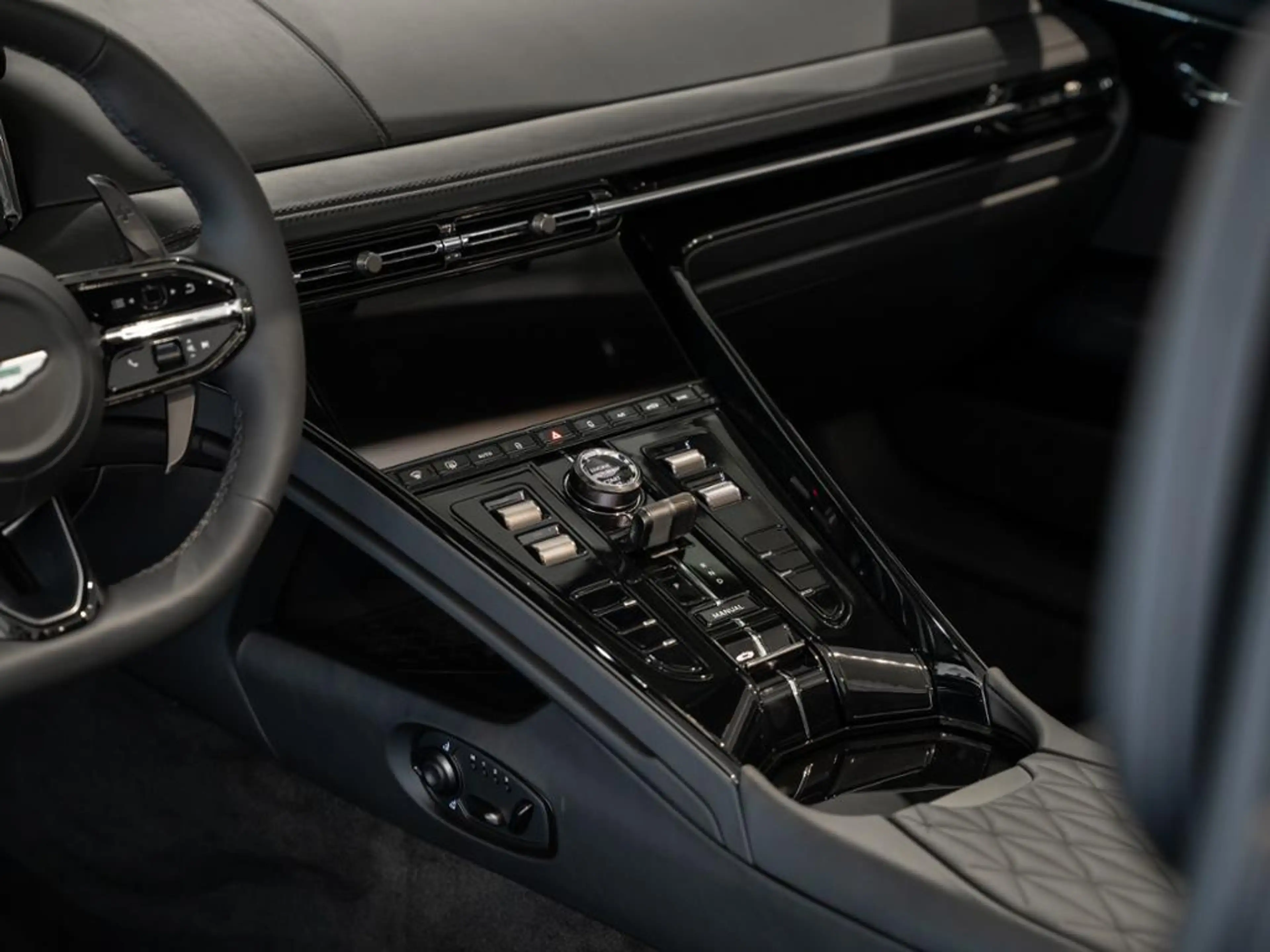 Aston Martin DB12 Volante Aston Martin Hamburg — photo 11