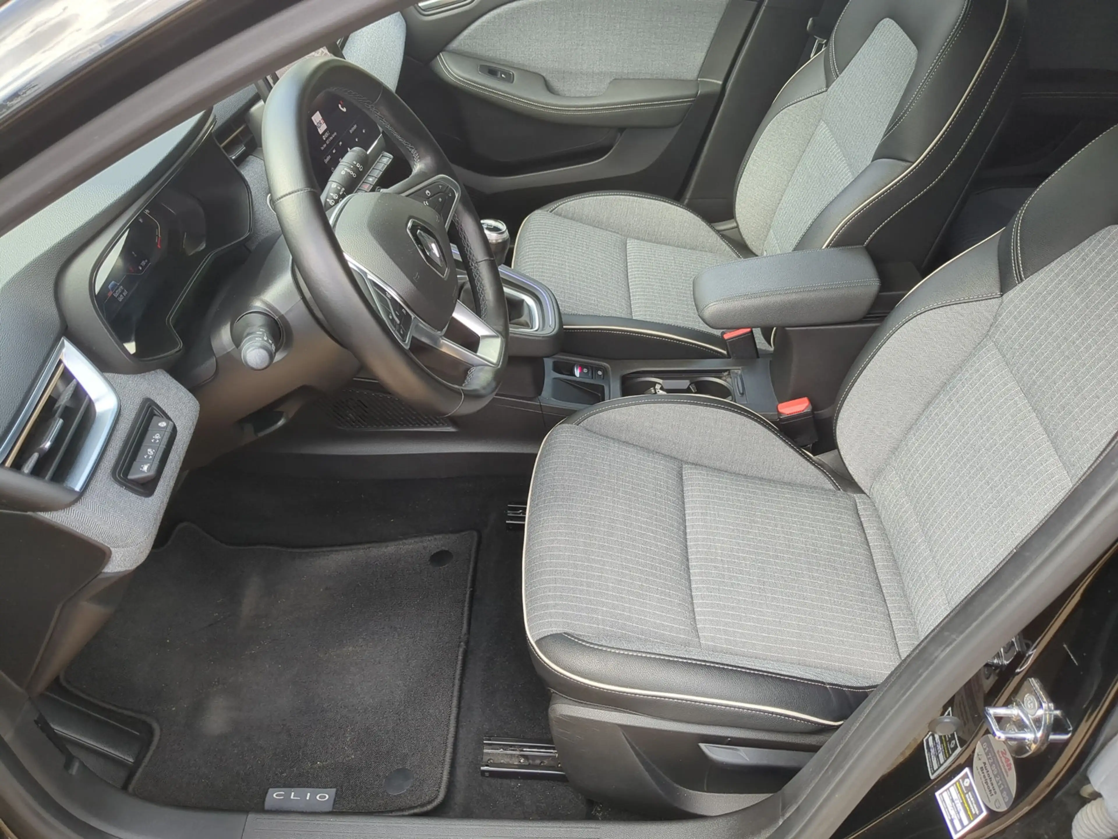Renault Clio TCe 90 Lutecia SHZ+LKHZ+Navi+RFK — photo 5