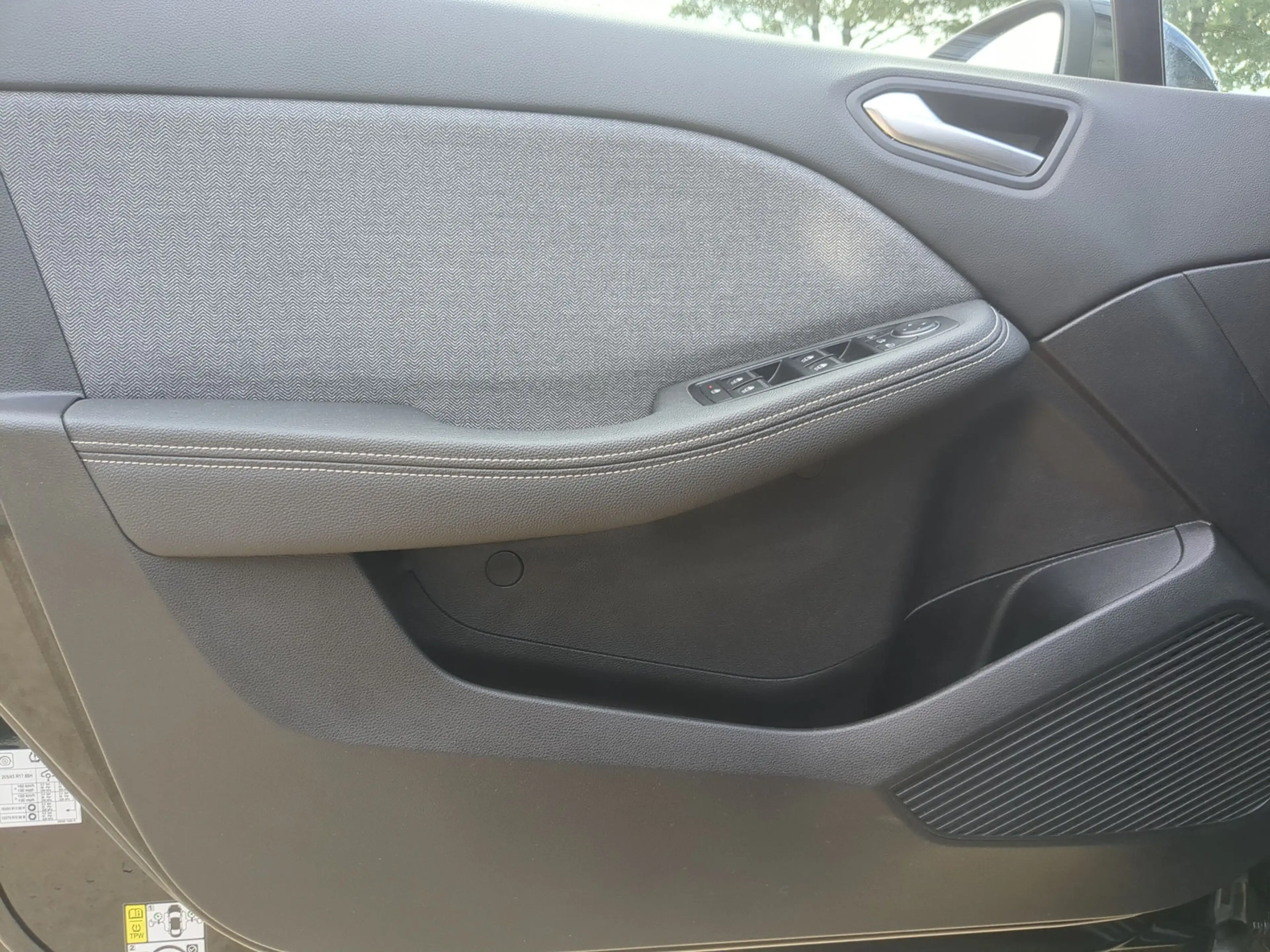 Renault Clio TCe 90 Lutecia SHZ+LKHZ+Navi+RFK — photo 13