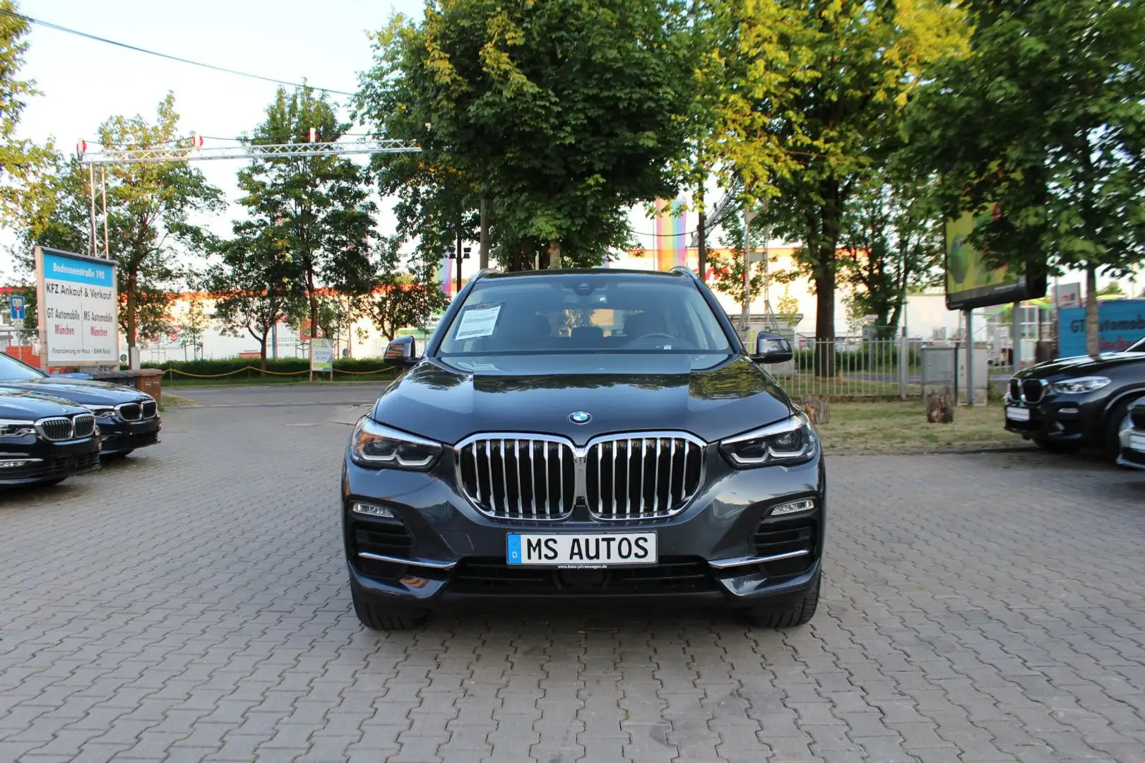 BMW X5 xD30d*Panorama*Kamera*ACC*HIFI*Live Cockpit P Grey - 2