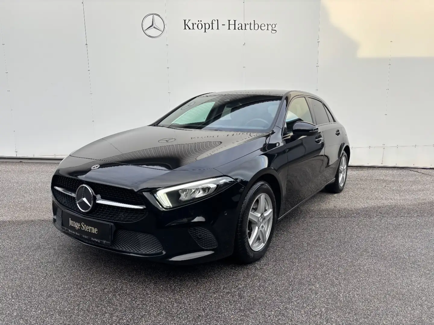 Mercedes-Benz A 200 d Kompaktlimousine Progressive PTS Shz LED Schwarz - 2
