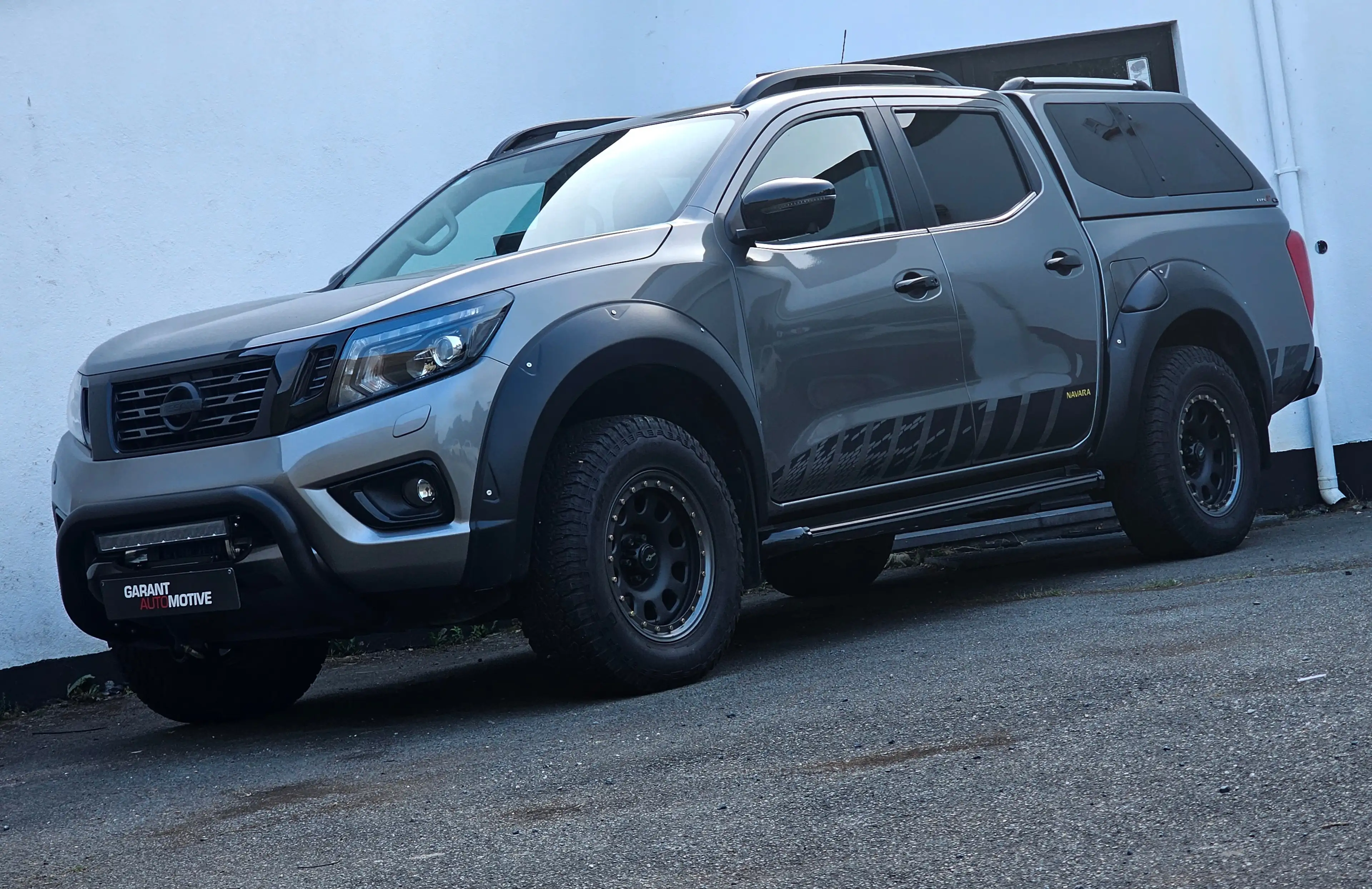 Nissan Navara BLACK EDITION. N-GUARD *OFFROAD PACK