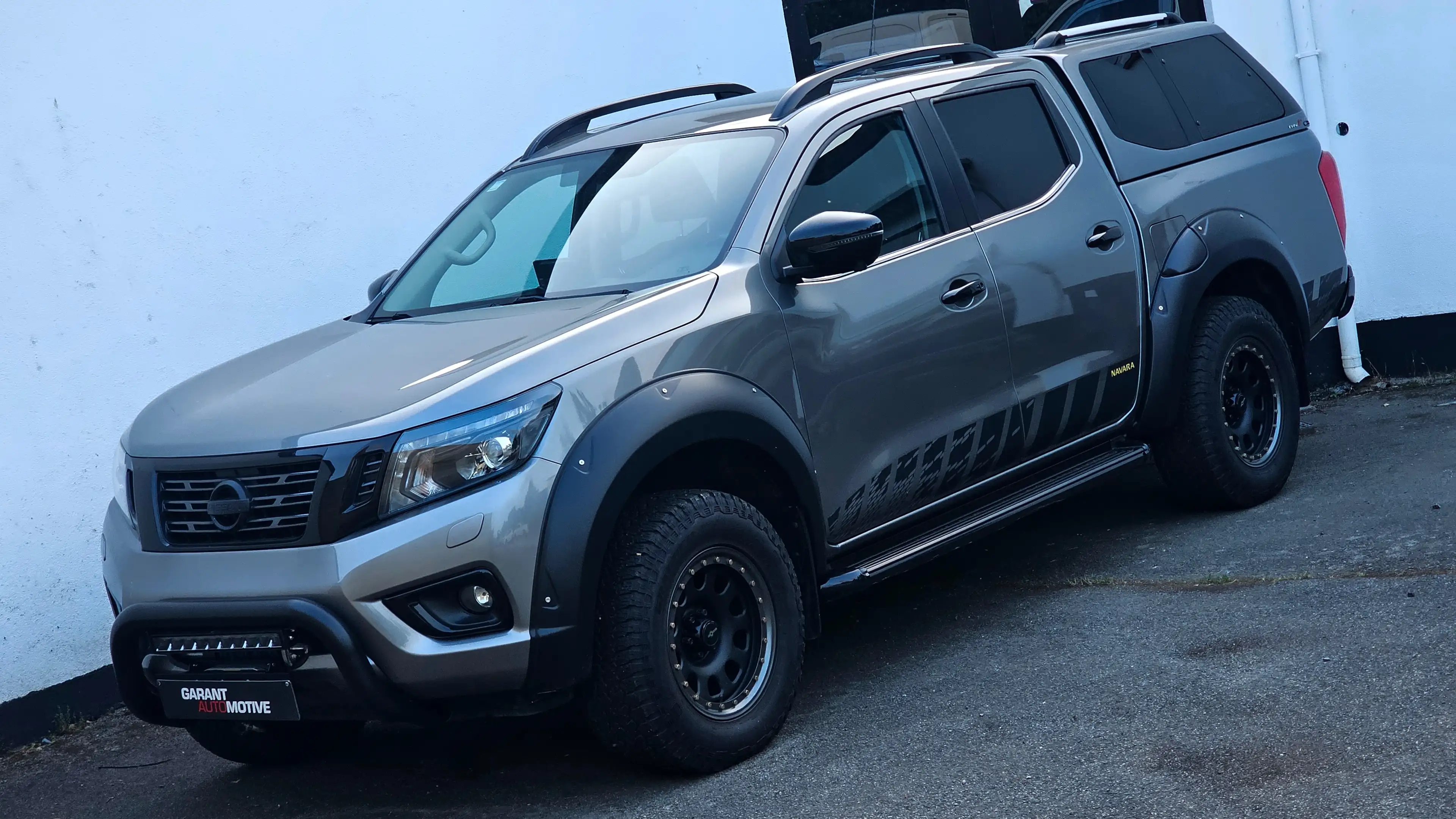 Nissan Navara BLACK EDITION. N-GUARD *OFFROAD PACK — photo 2