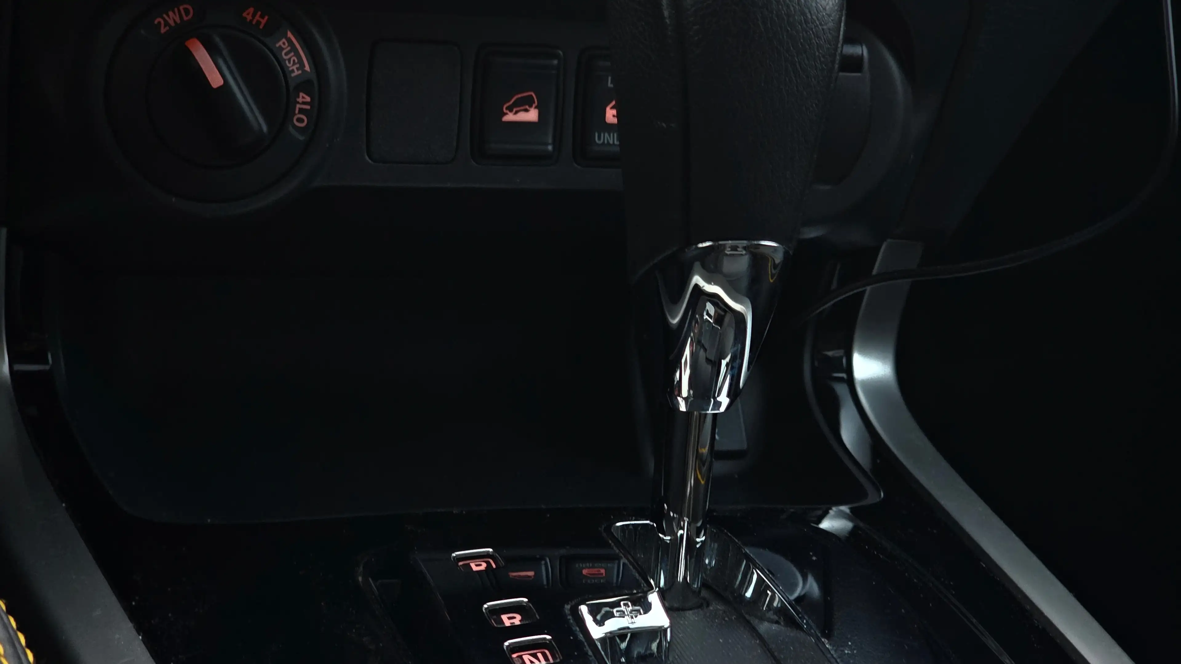Nissan Navara BLACK EDITION. N-GUARD *OFFROAD PACK — photo 13