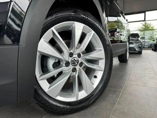 Volkswagen T-Cross view 9