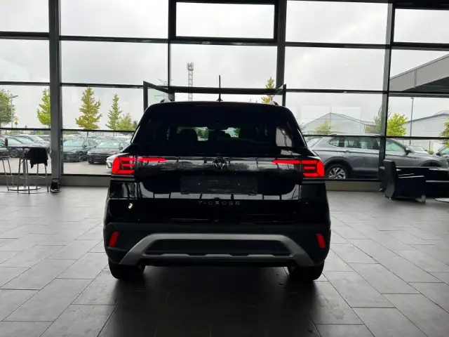 Volkswagen T-Cross view 8