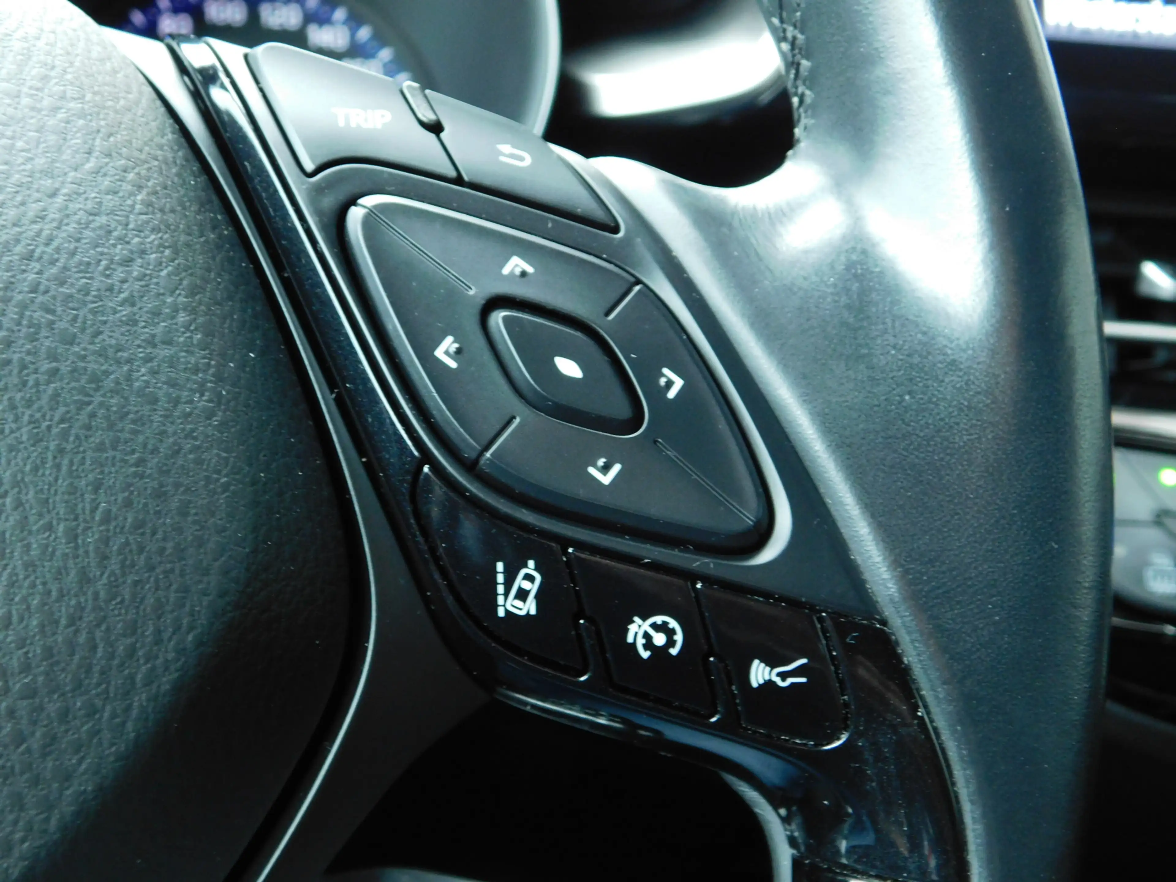 Toyota C-HR 1.8 Hybrid Dynamic — photo 20