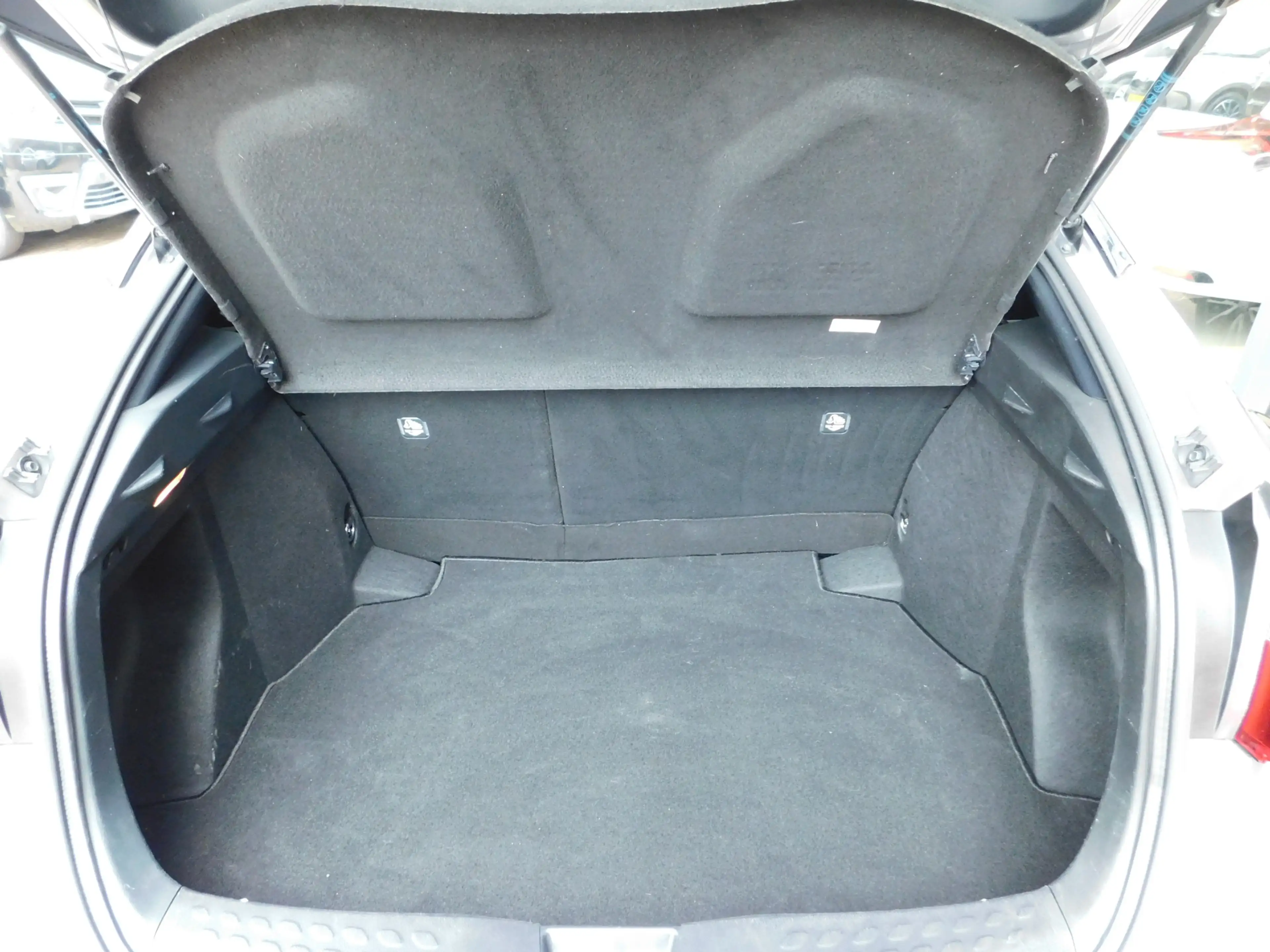 Toyota C-HR 1.8 Hybrid Dynamic — photo 14