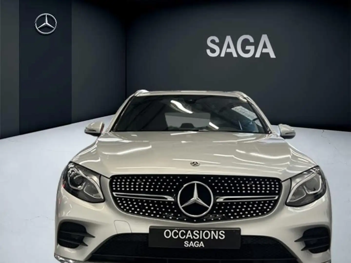 Mercedes-Benz GLC 220 d 4MATIC AMG Line Zilver - 2