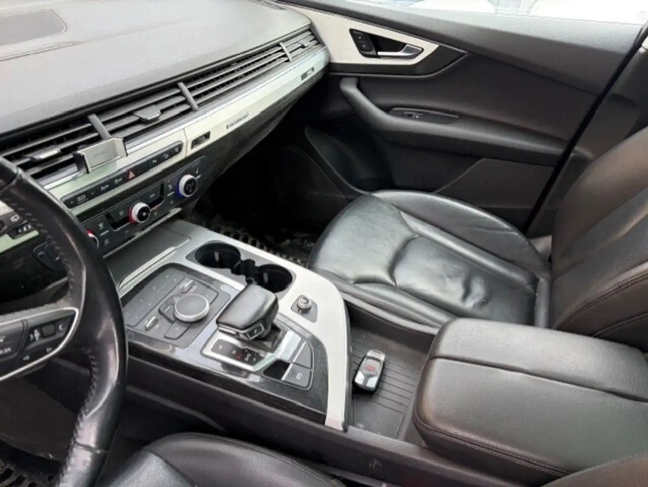 Audi Q7 снимка Audi Q7