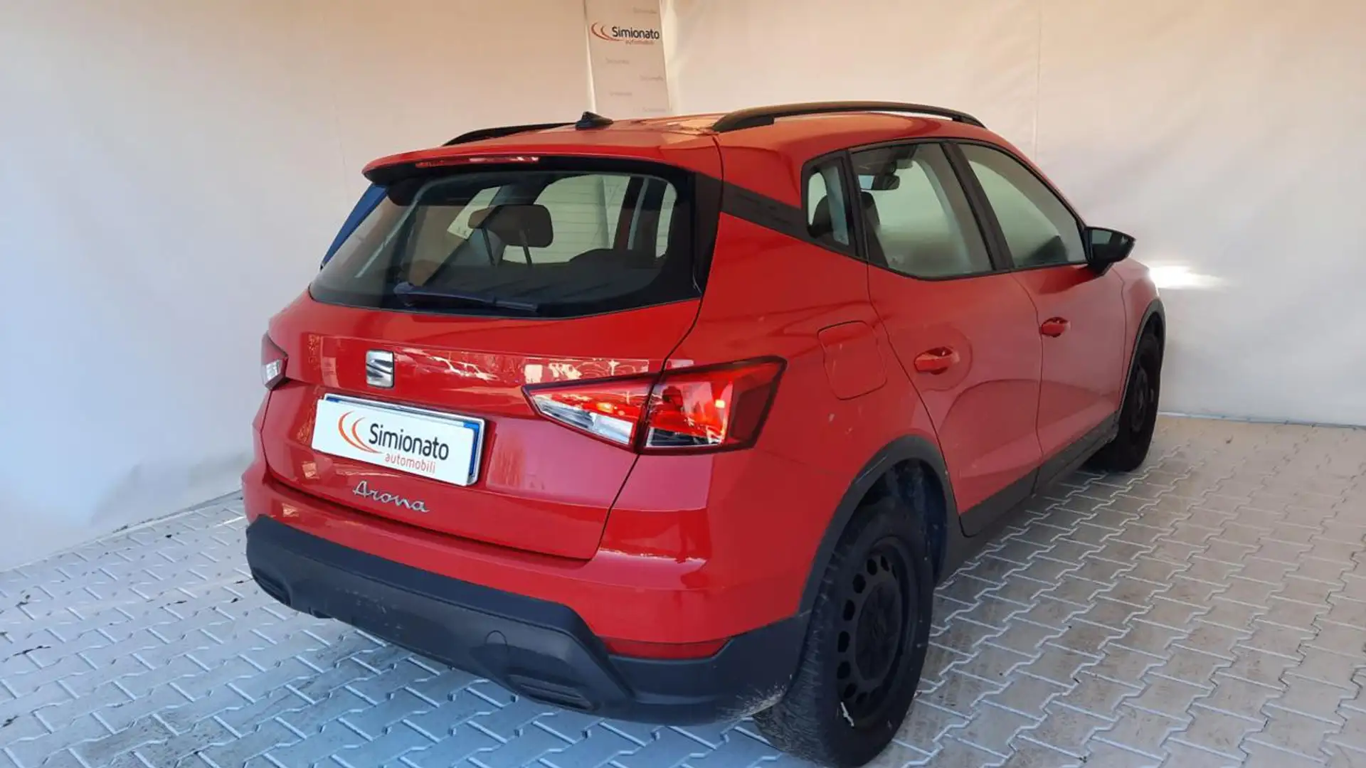 SEAT Arona 1.0 TGI Reference Rosso - 2