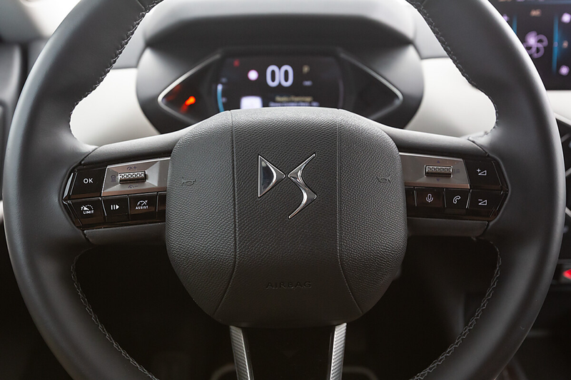 DS Automobiles DS 3 DS3 E-Tense 50,8kWh Collection Esprit de Voyage — photo 6