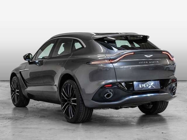 Aston Martin DBX Magnetic Silver Onyx Black