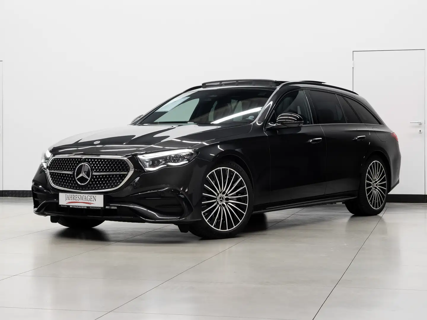 Mercedes-Benz E 300 de T AMG Premium Plus Night 20" Nappaleder PANO Gris - 1