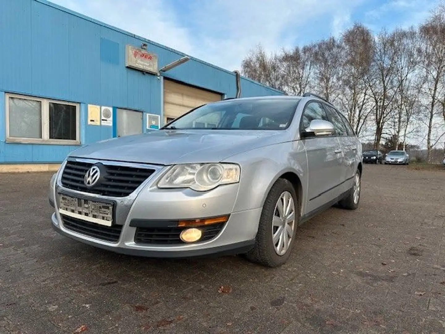 Volkswagen Passat Variant Trendline Kein TÜV Silber - 1