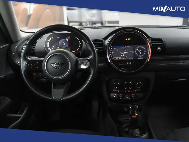 Mini Clubman view 11