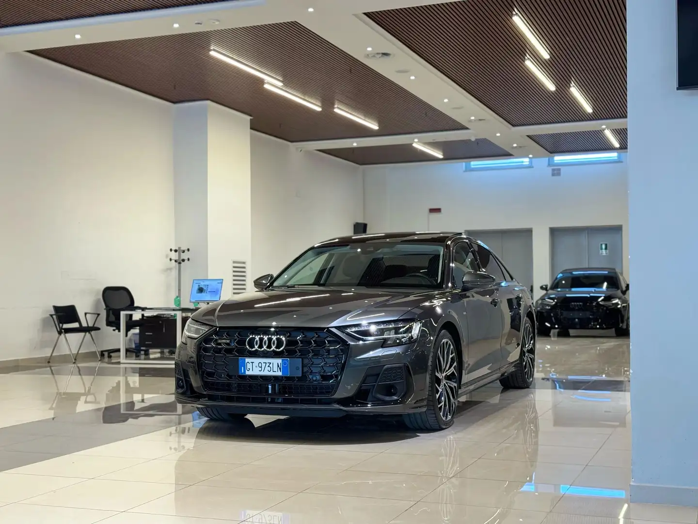 Audi A8 A8 60 TFSI e Quattro 340cv auto siva - 2