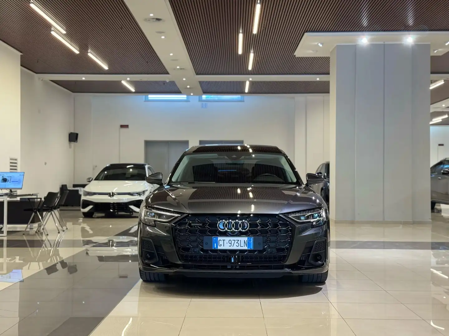 Audi A8 A8 60 TFSI e Quattro 340cv auto siva - 1