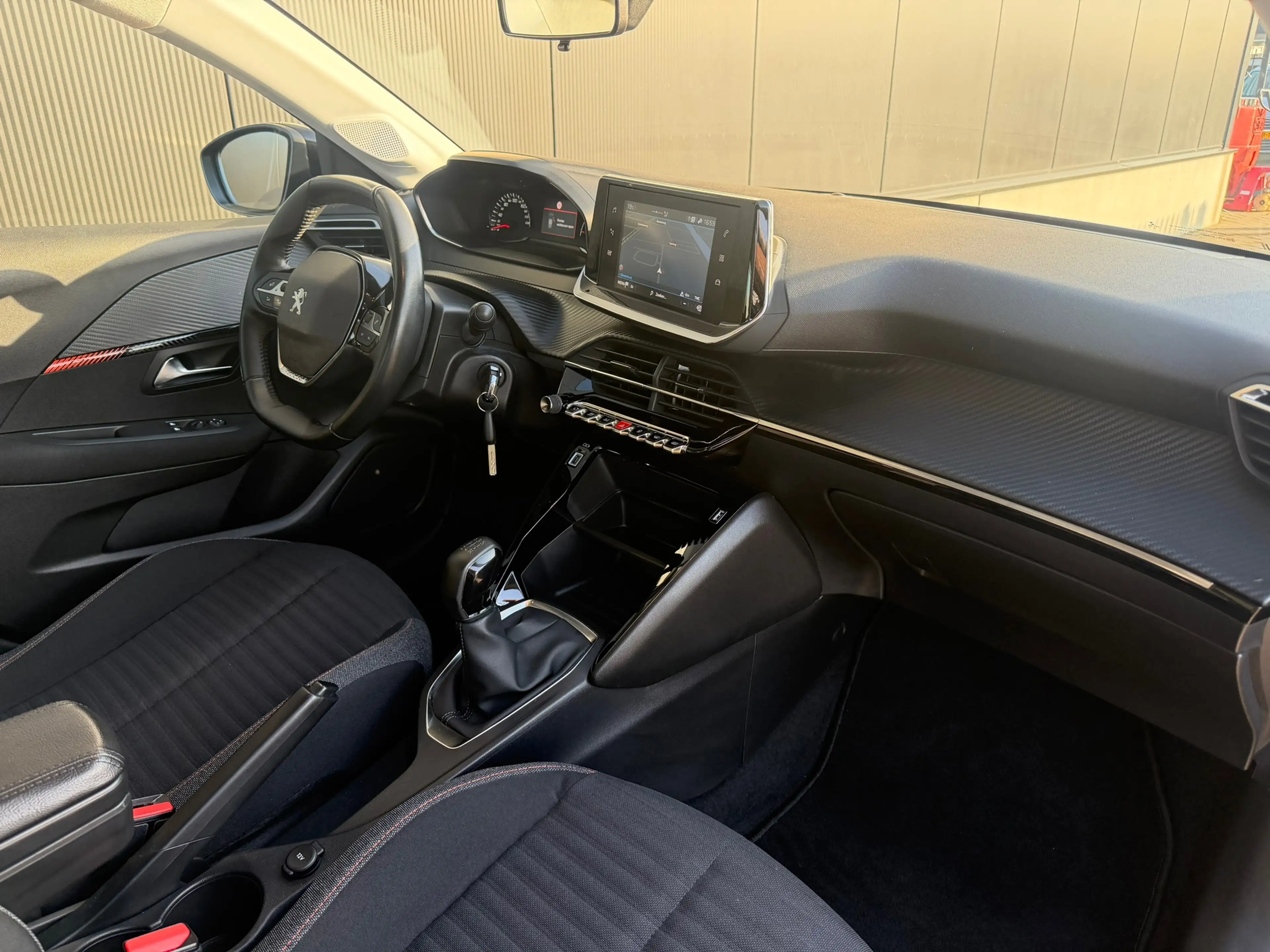 Peugeot 208 1.2 PureTech Active Navi Carplay Cruise Control Ni — photo 12