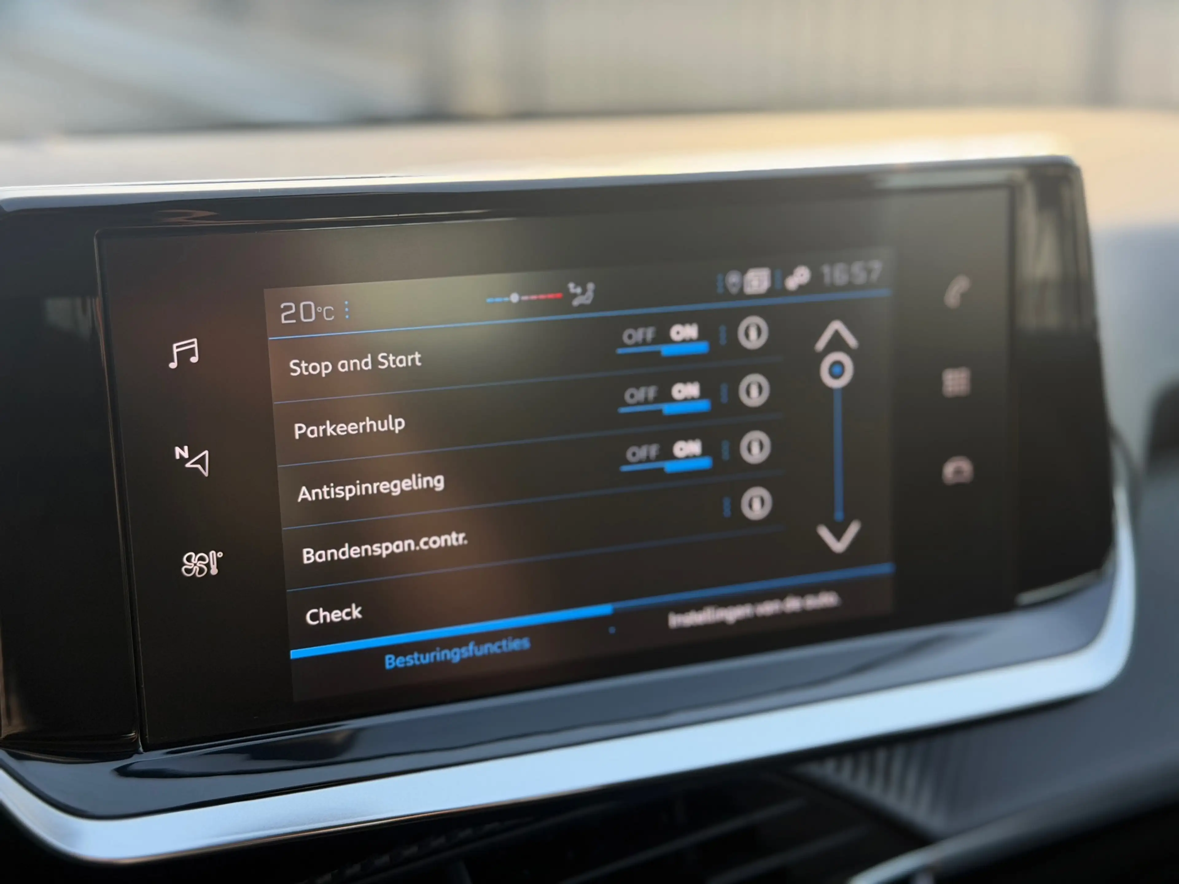 Peugeot 208 1.2 PureTech Active Navi Carplay Cruise Control Ni — photo 15