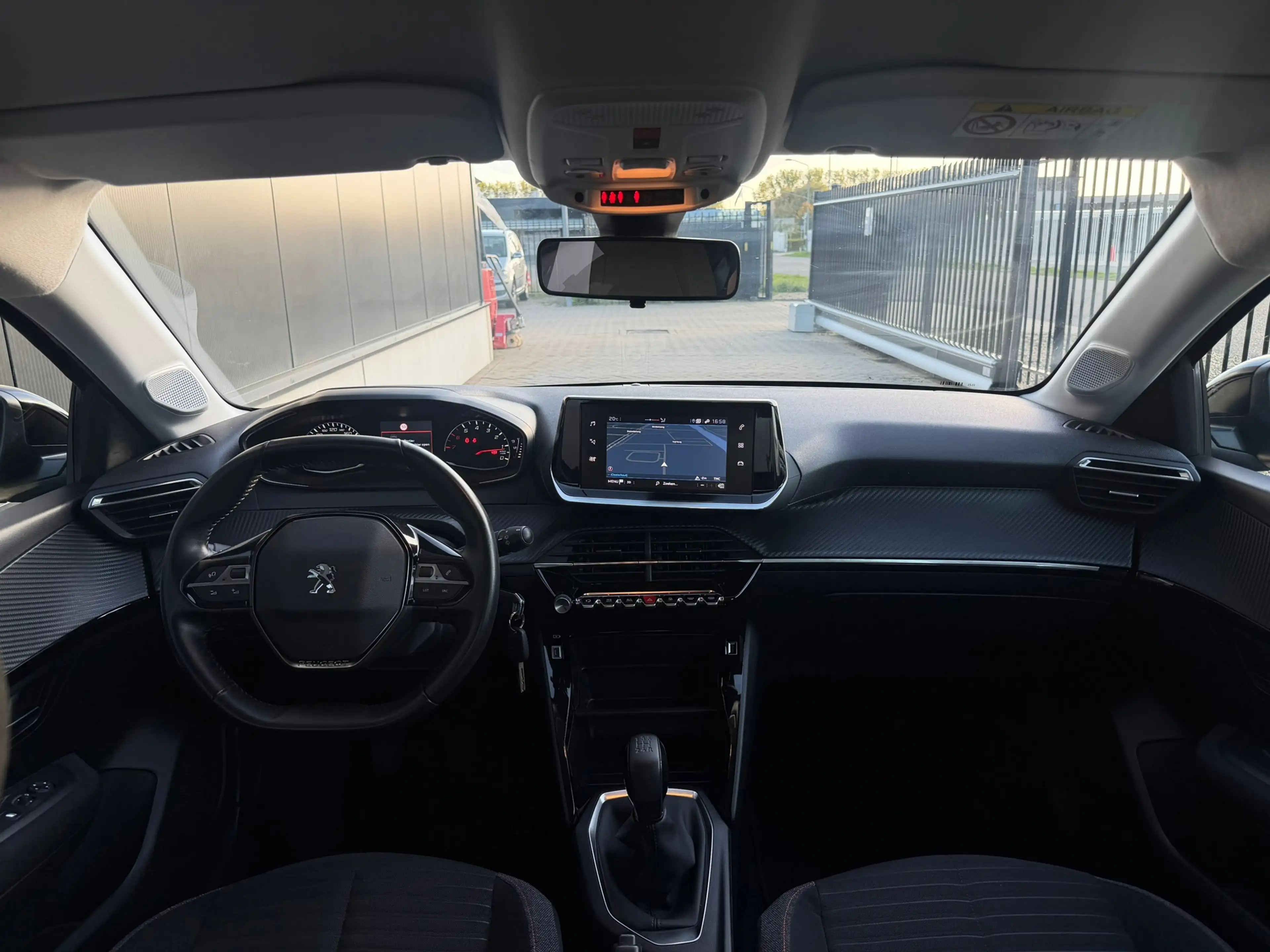 Peugeot 208 1.2 PureTech Active Navi Carplay Cruise Control Ni — photo 11