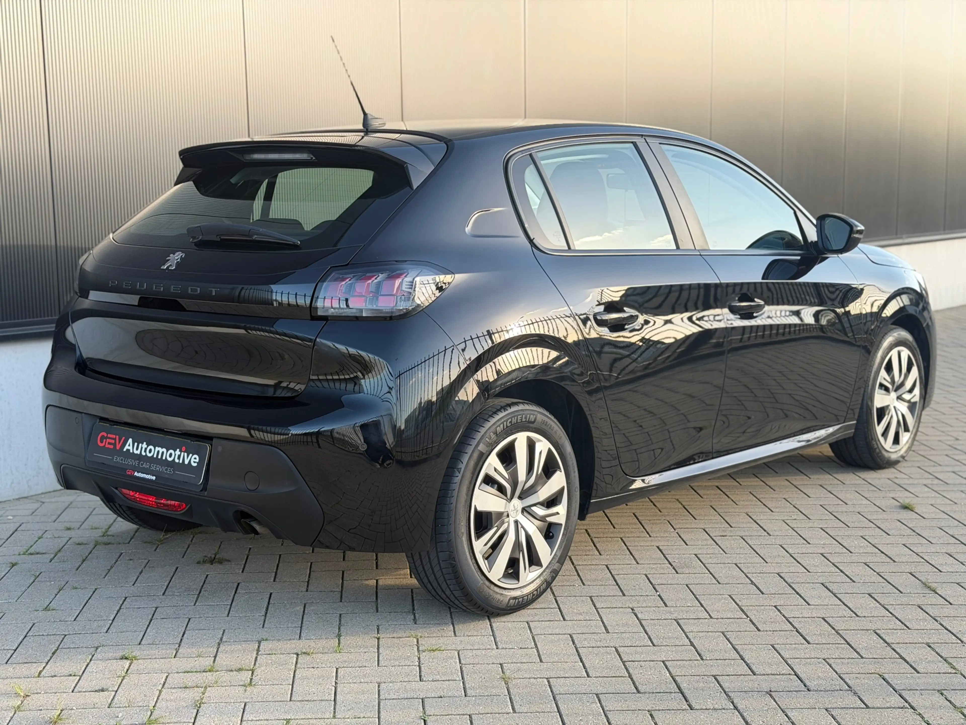 Peugeot 208 1.2 PureTech Active Navi Carplay Cruise Control Ni — photo 5