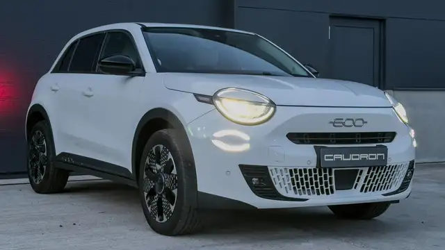 Fiat 600 1.2 Hybrid 'La Prima' /Full Option/ Automaat /'25