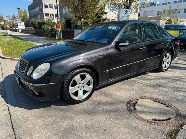 Mercedes-Benz E 500 4 Matic Limousine