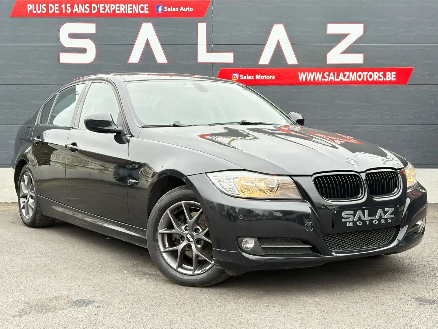 BMW 320 320iA/ESSENCE/AUTOMATIQUE/MARCHAND/EXPORT Noir - 1