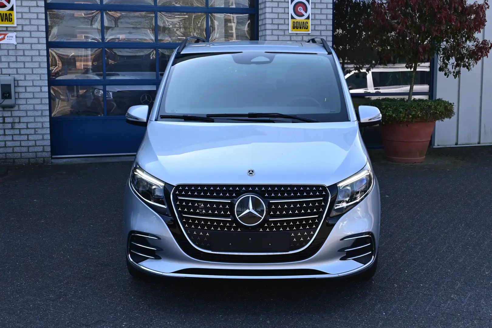 Mercedes-Benz V 300 300d 4-Matic AMG L3 DC 360 Graden camera, Distroni Zilver - 2