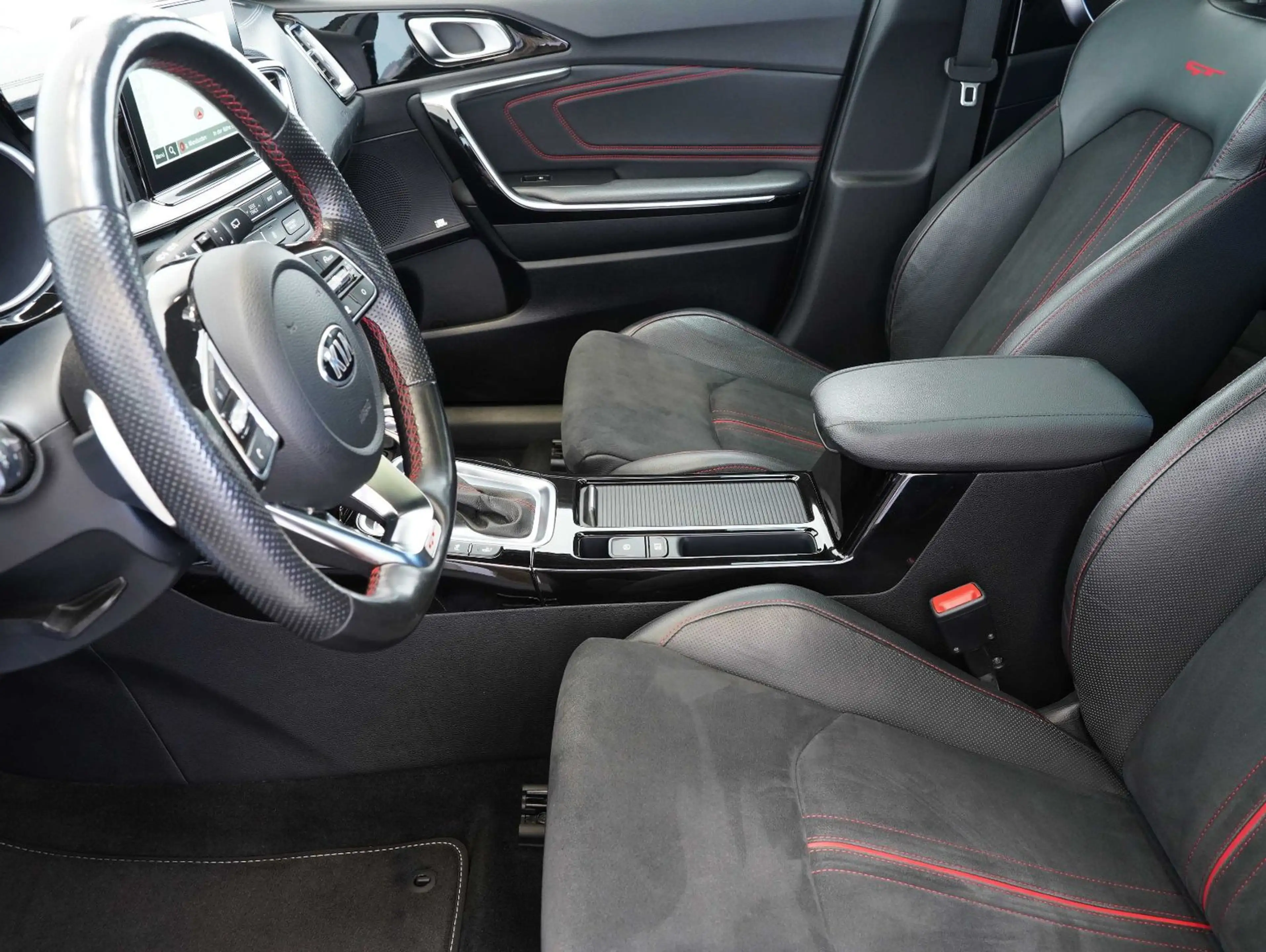 Kia Ceed / cee'd 1.6T-GDI GT LED/NAVI/ACC/PANO — photo 7