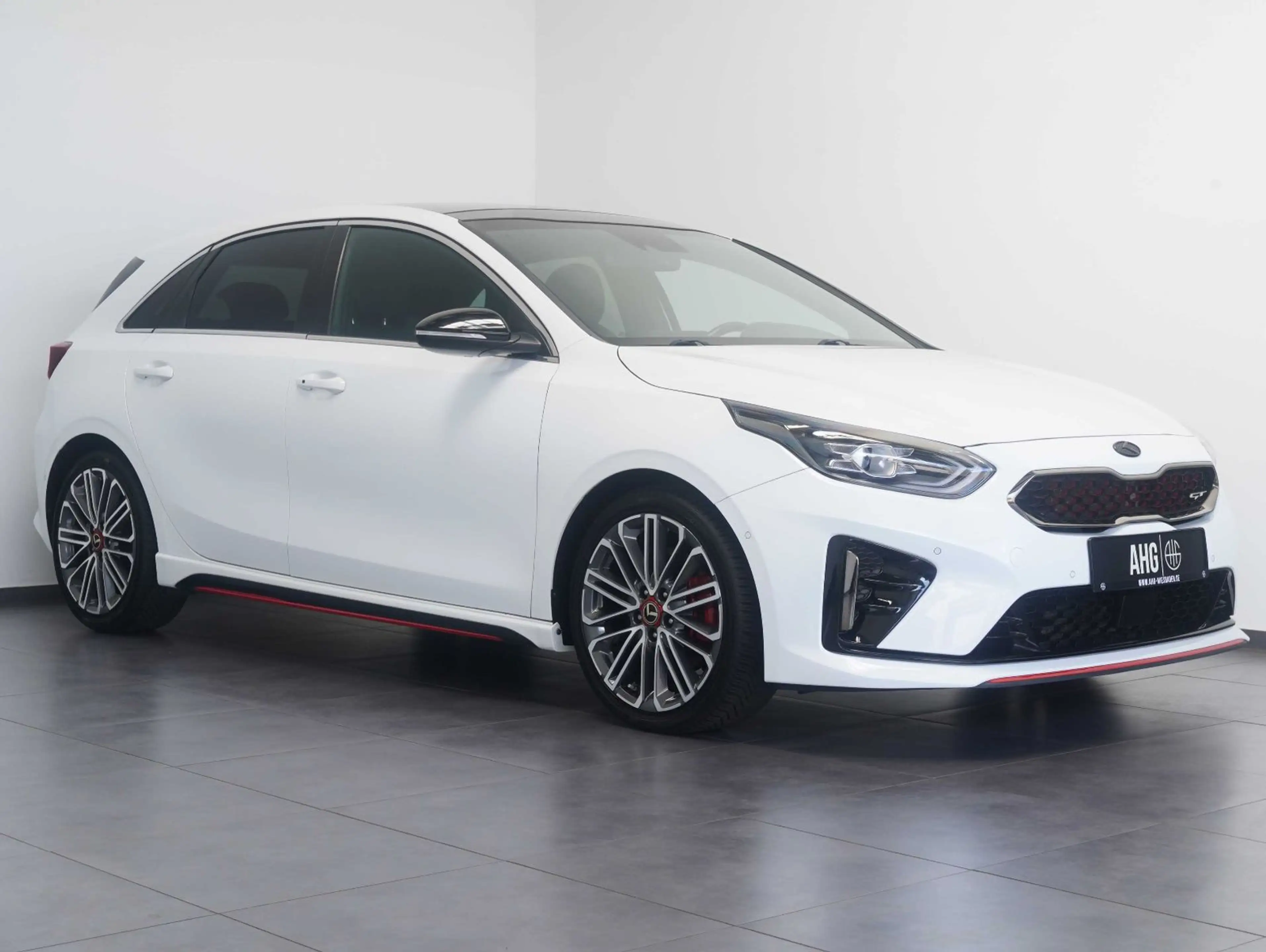 Kia Ceed / cee'd 1.6T-GDI GT LED/NAVI/ACC/PANO — photo 2