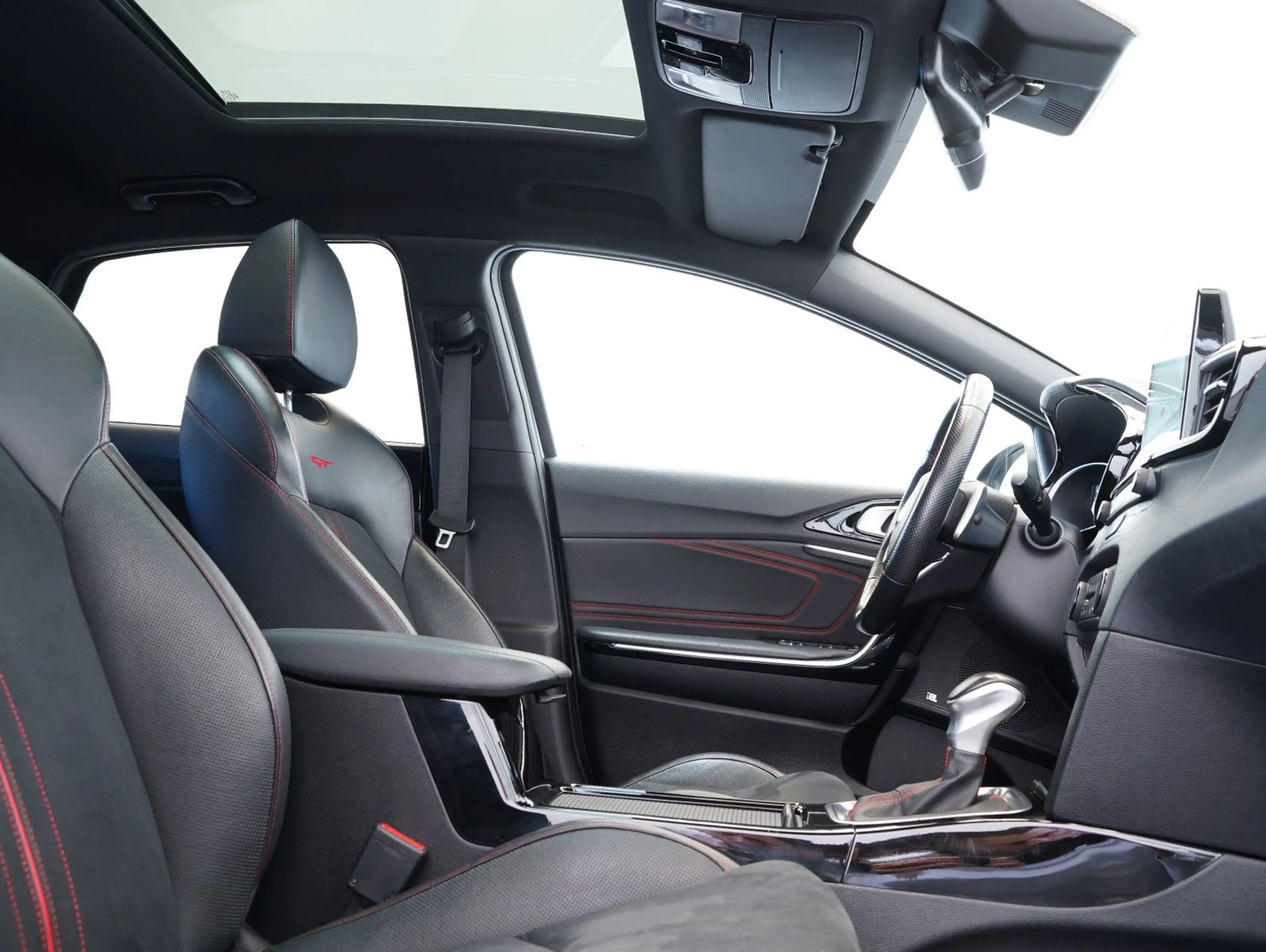 Kia Ceed / cee'd 1.6T-GDI GT LED/NAVI/ACC/PANO — photo 15