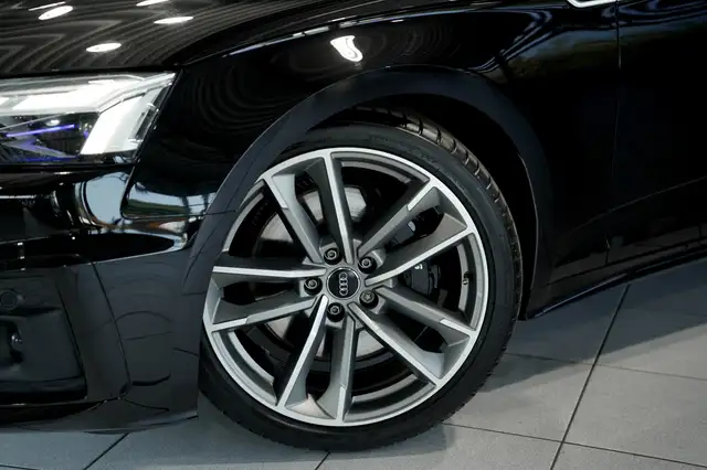 Audi S5 view 3