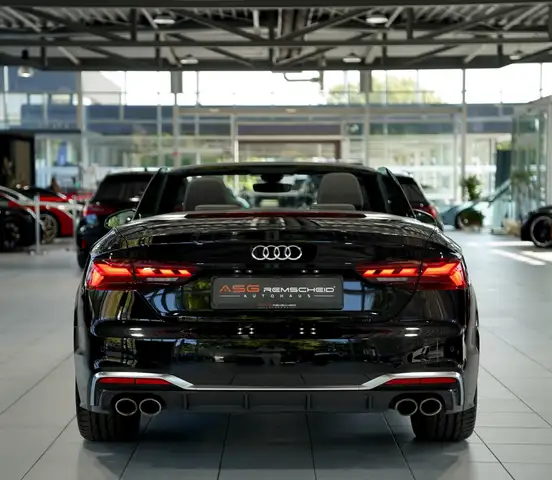 Audi S5 view 9