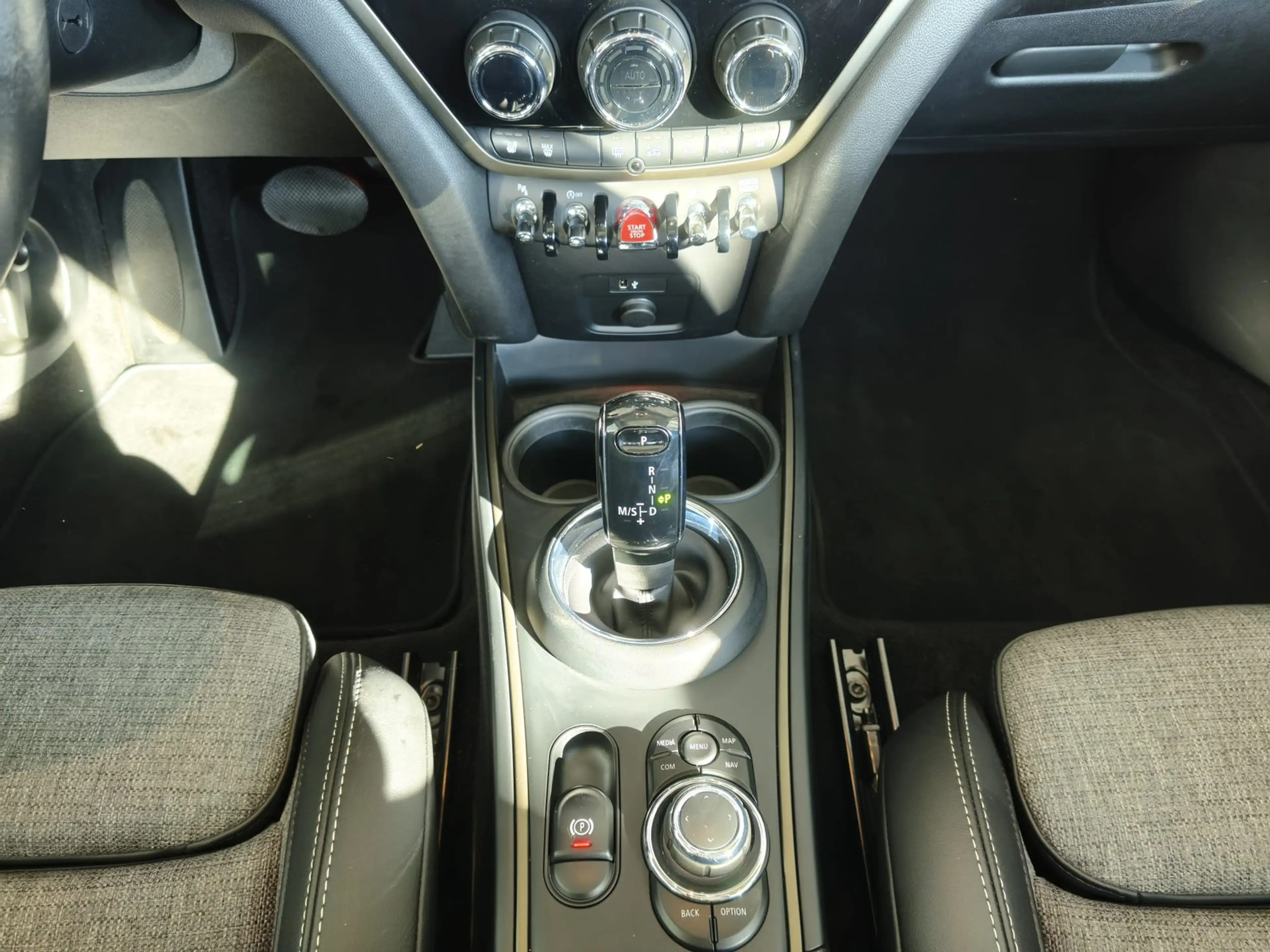 MINI Cooper Countryman ALL4 Navi/RFK/Pano/Komf.Zugang — photo 12