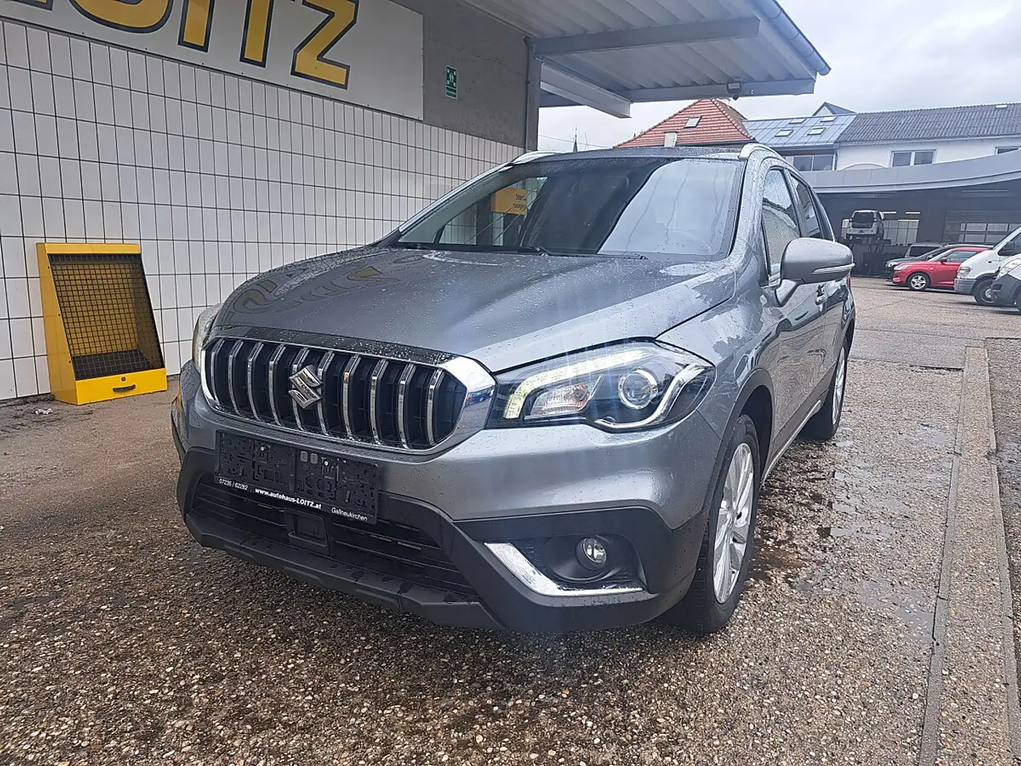 Suzuki SX4 S-Cross 1,4 DITC Hybrid shine Grau - 2