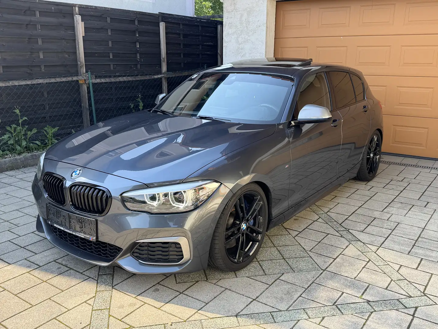BMW 140 M140i xDrive Aut. Grau - 1
