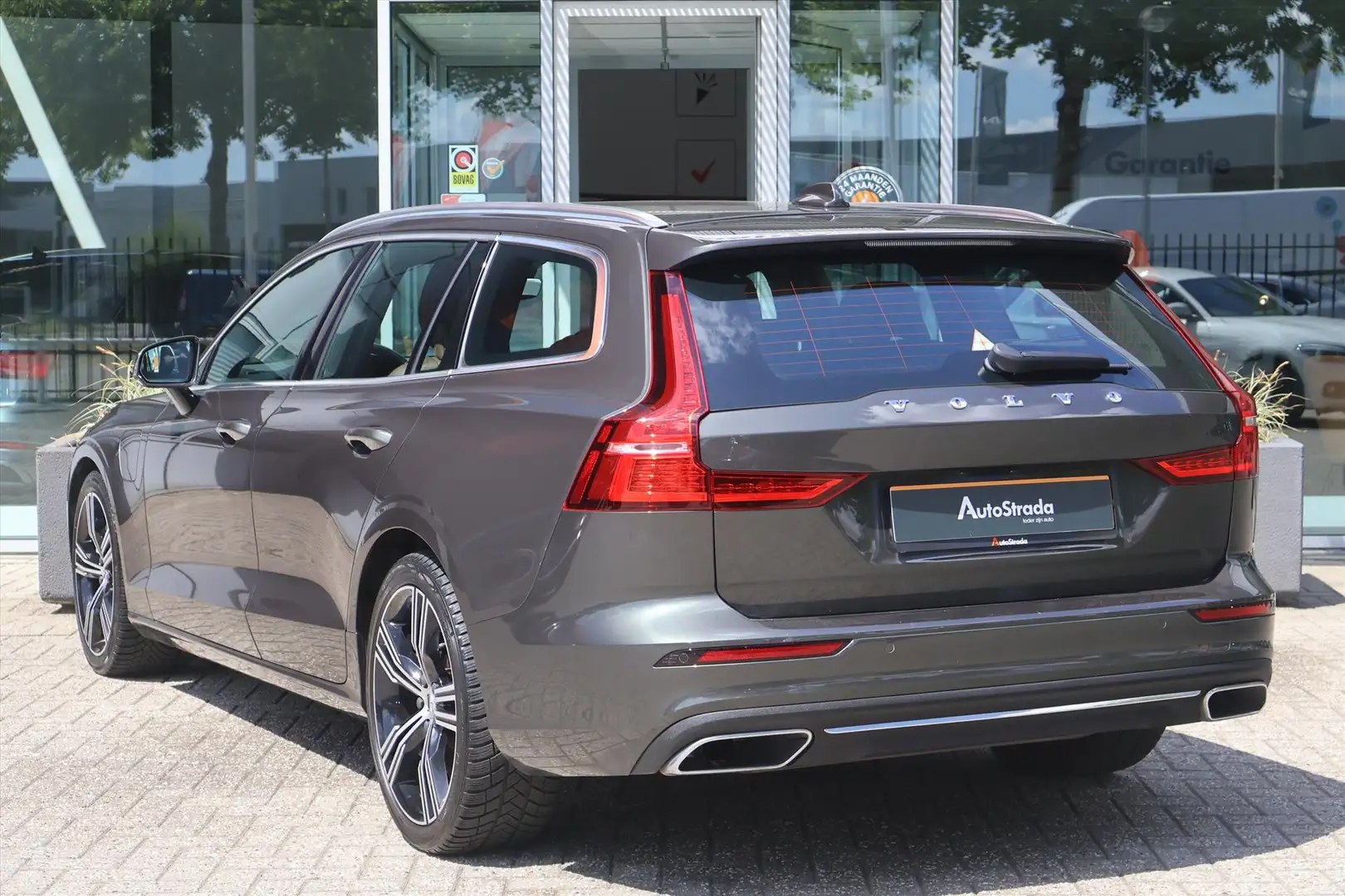 Volvo V60 T6 Inscription Twin Engine 340pk AWD | Leder | Mem Gris - 2