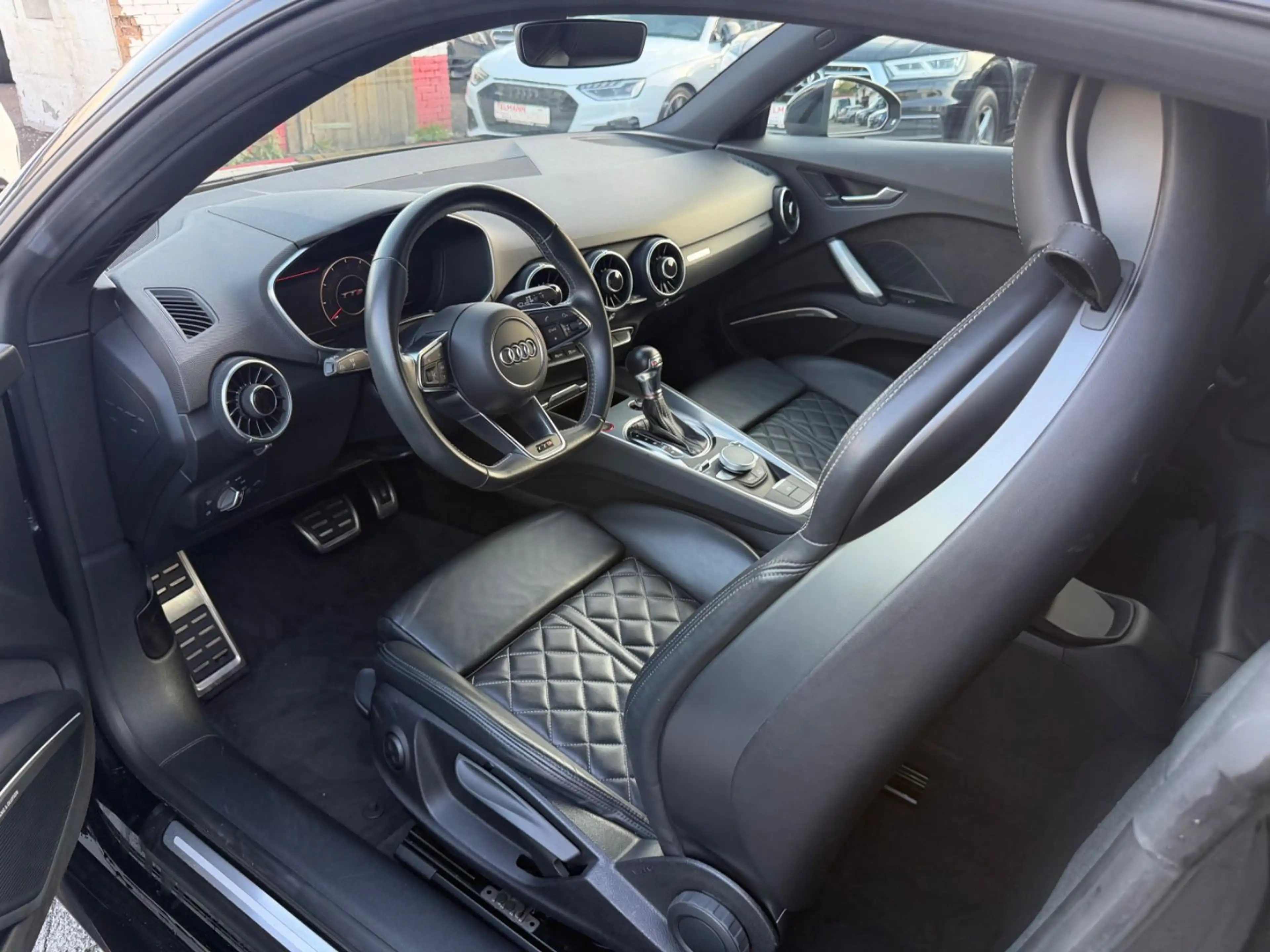 Audi TTS — photo 11