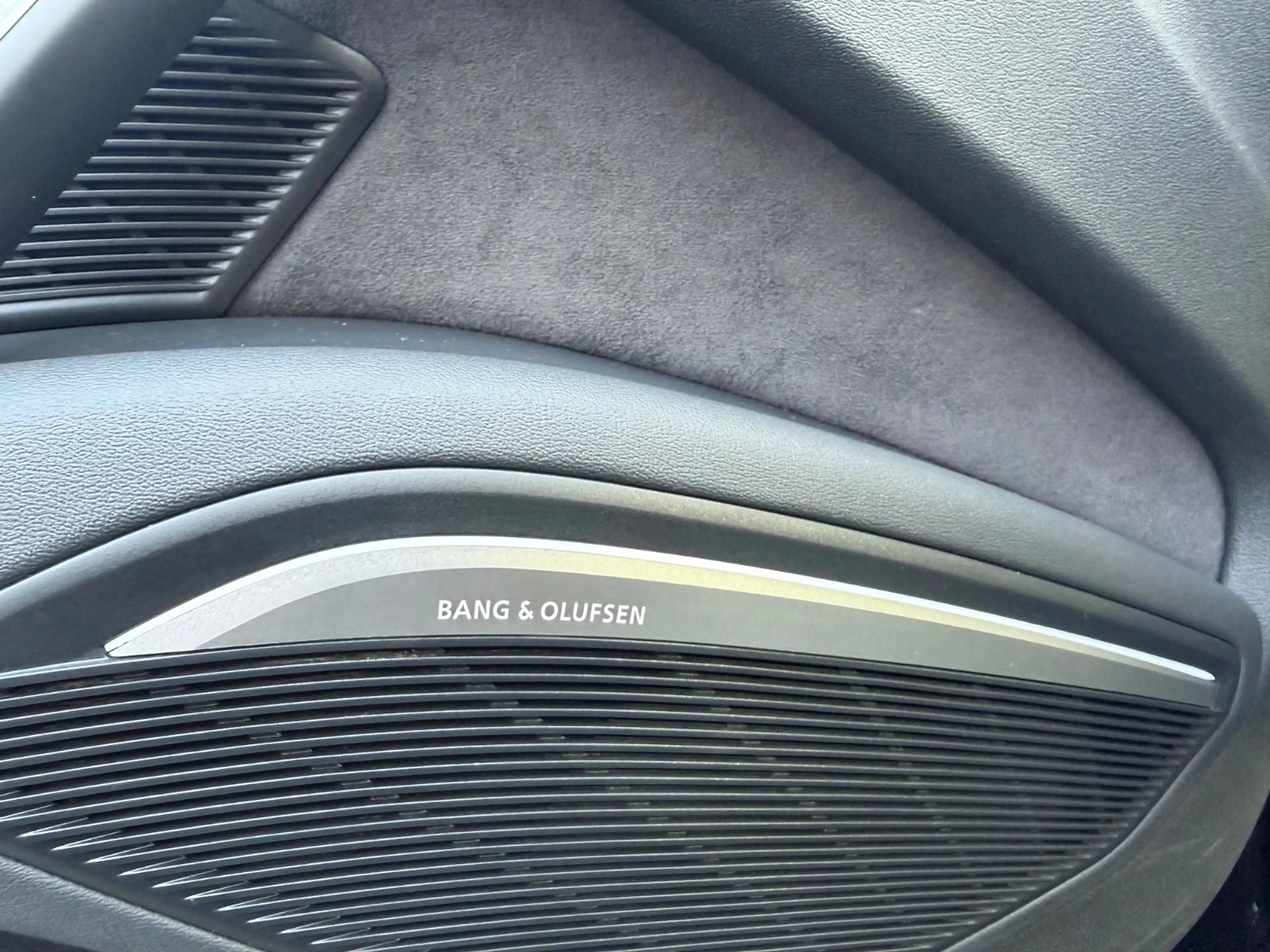 Audi TTS — photo 12
