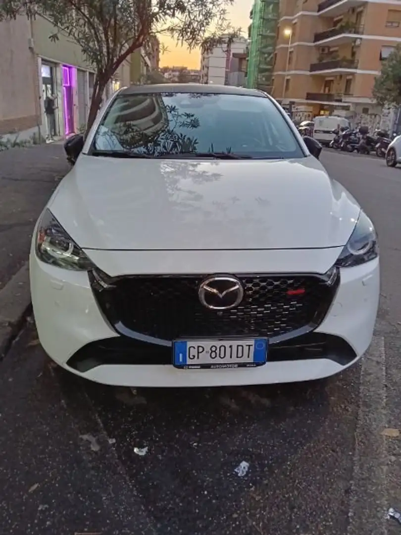 Mazda 2 2023 1.5 m-hybrid Exclusive Assistance Pack 90cv Bianco - 1