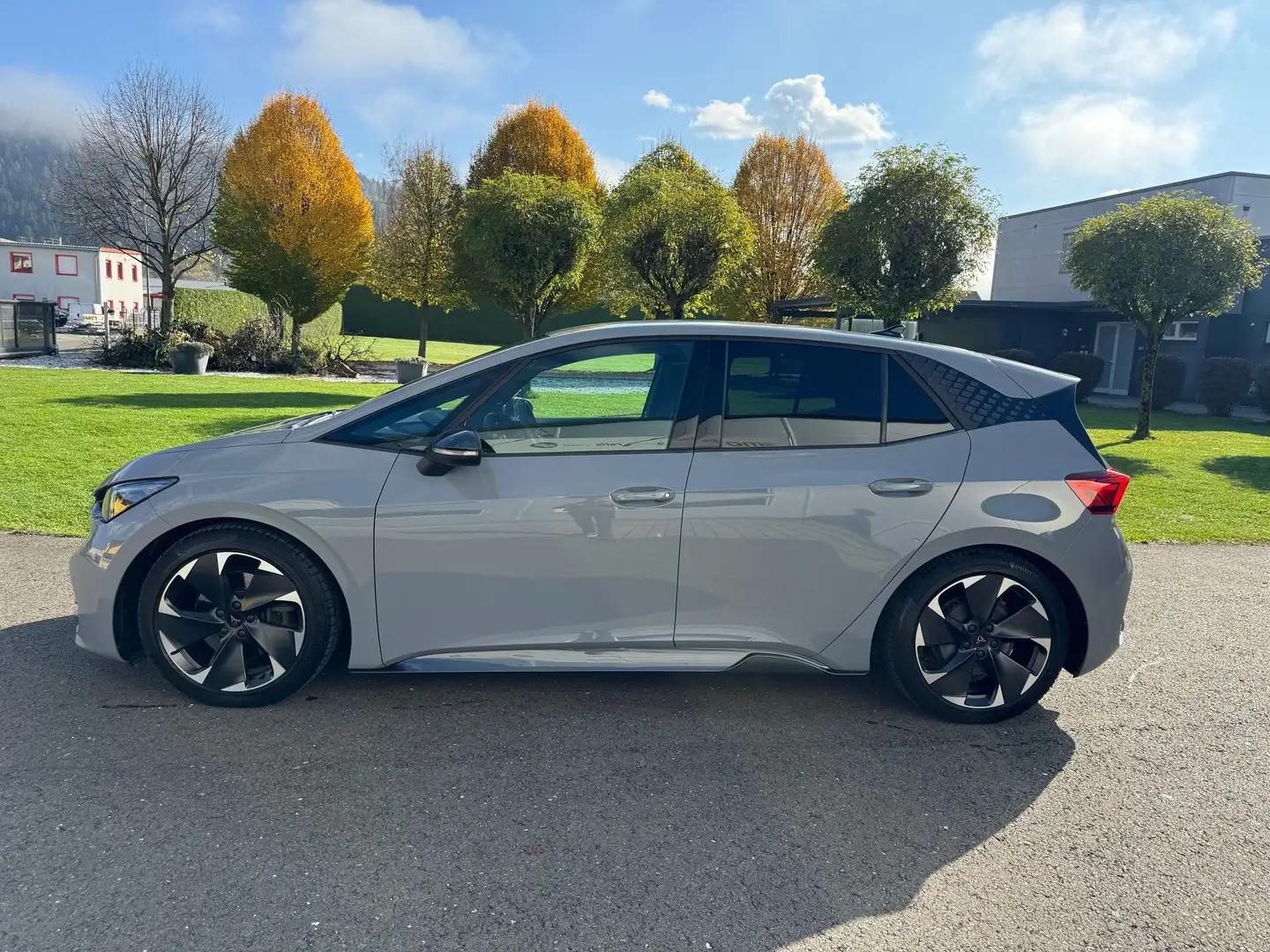 CUPRA Born 77kWh e-Boost - Performance Paket Grau - 2