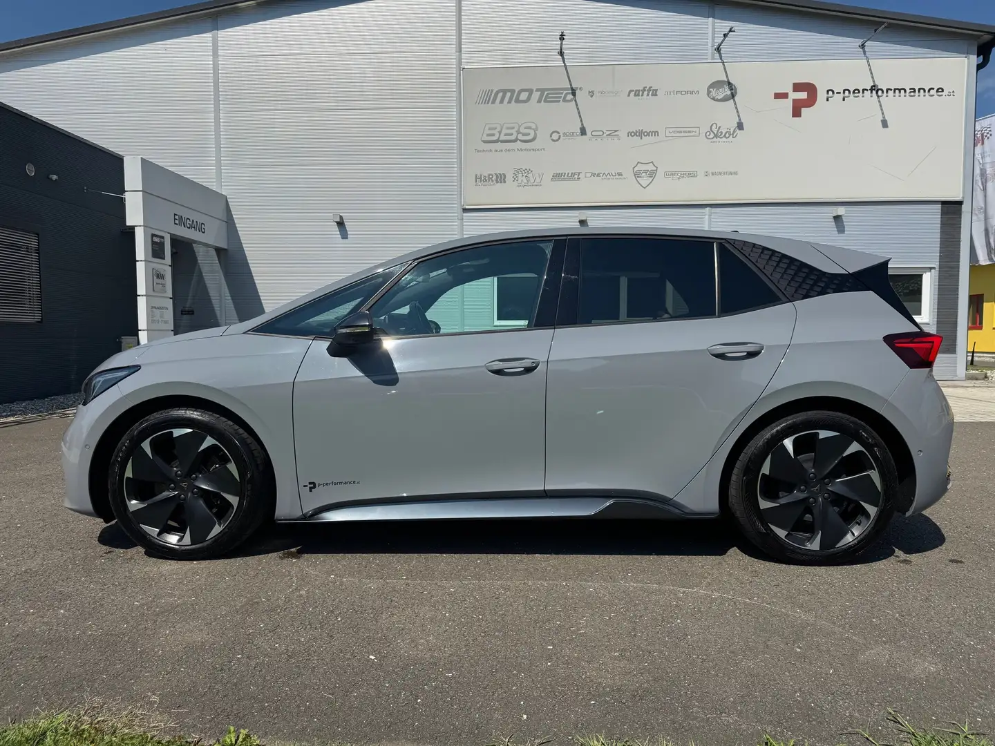 CUPRA Born 77kWh e-Boost - Performance Paket Grau - 1