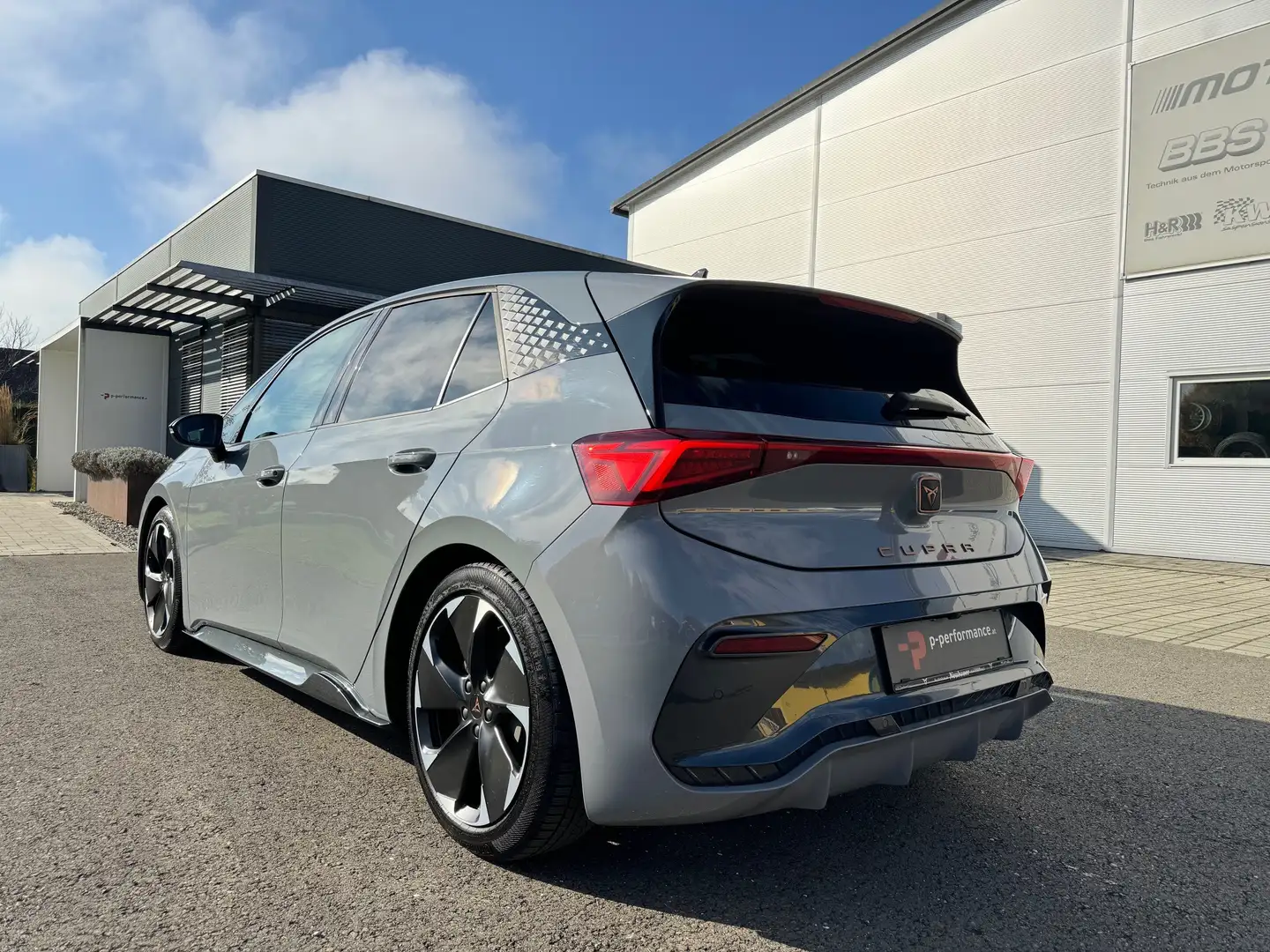 CUPRA Born 77kWh e-Boost - Performance Paket Grau - 1