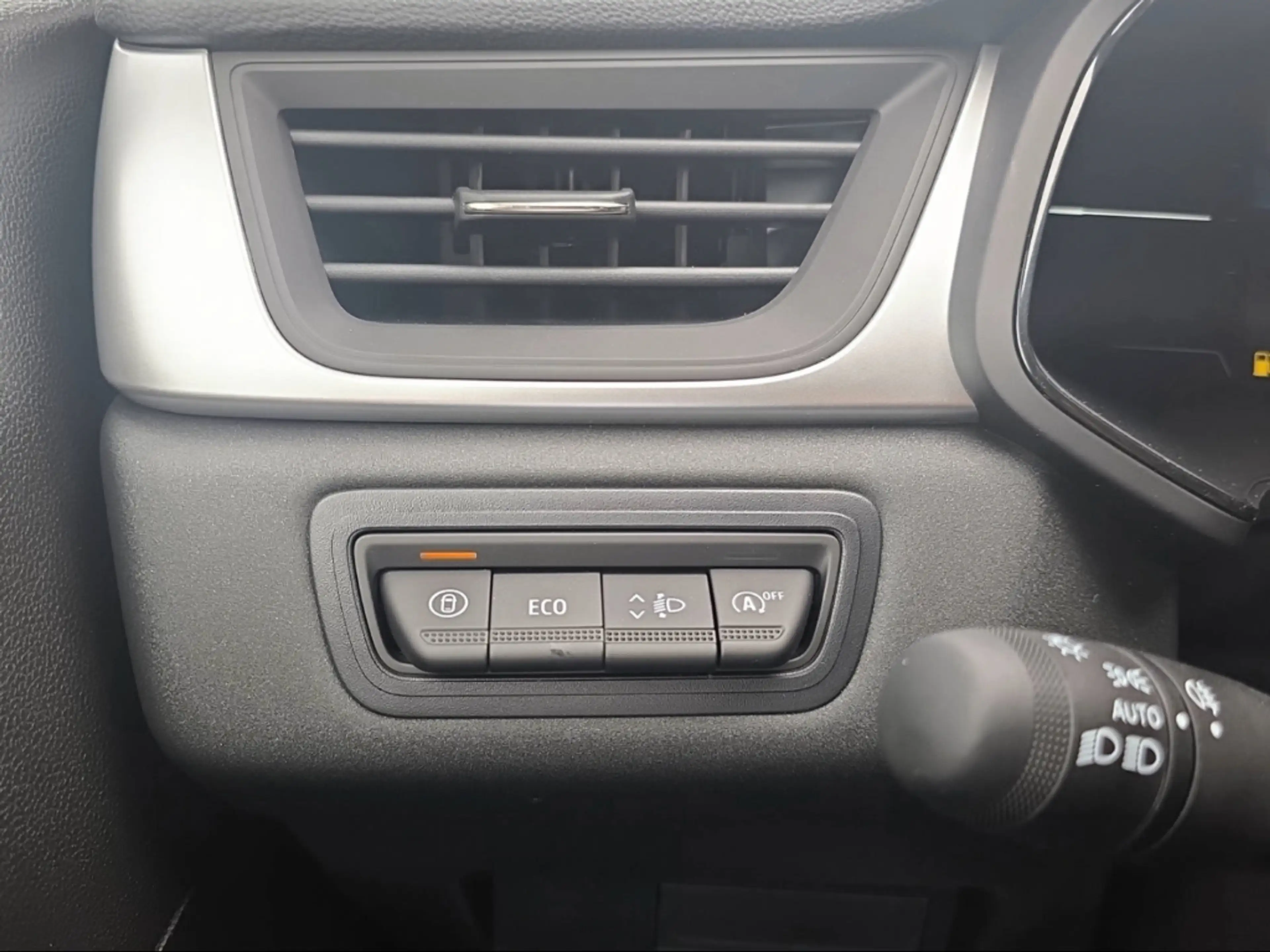 Mitsubishi Grandis Diamant Plus 1,3 l LED Spurhalteass. Verkehrszeich — photo 15