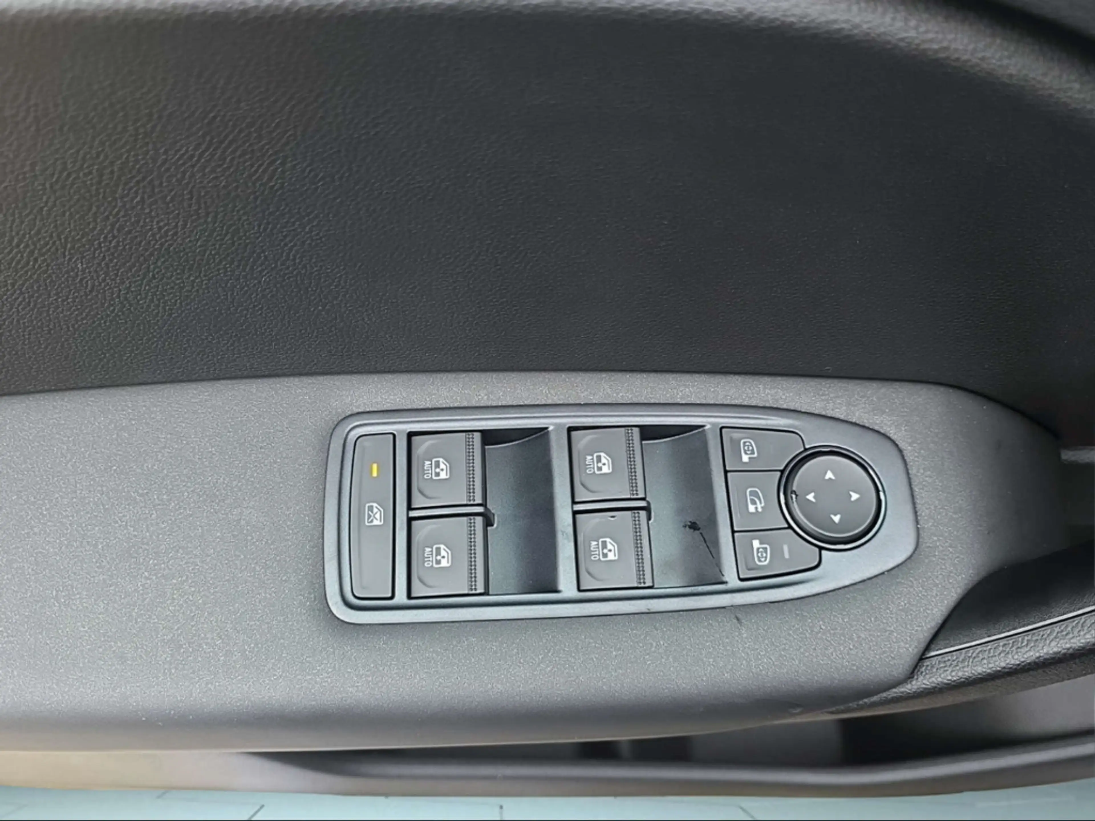 Mitsubishi Grandis Diamant Plus 1,3 l LED Spurhalteass. Verkehrszeich — photo 11
